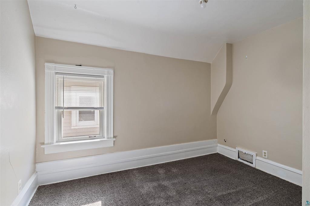 1612 Baxter Avenue Property Photo 11