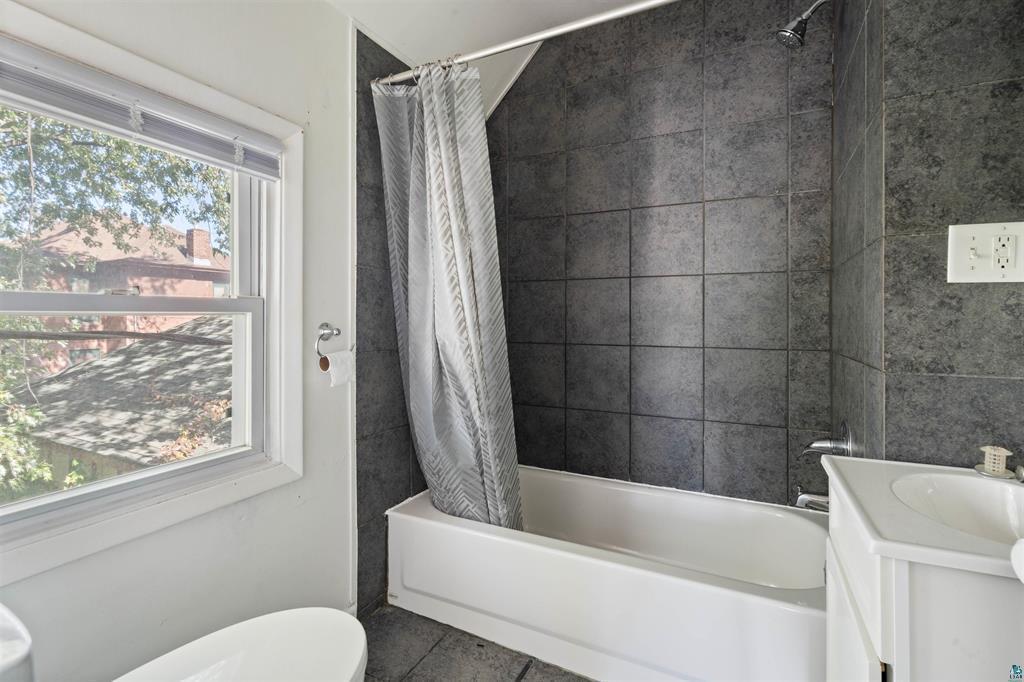 1612 Baxter Avenue Property Photo 13
