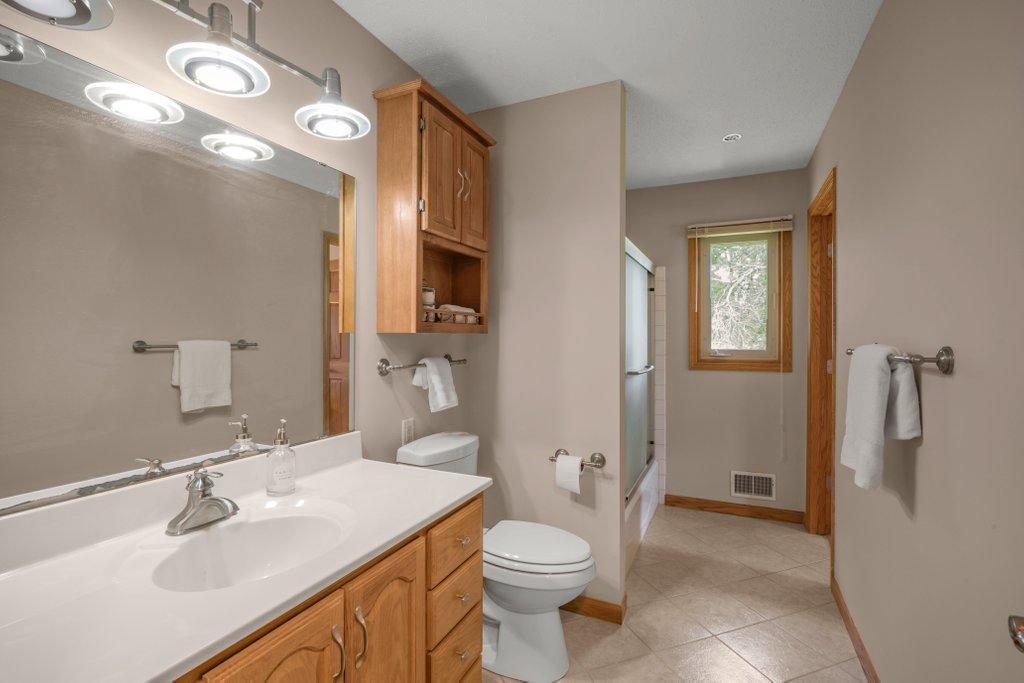 10221 Jeffery Lane Property Photo 17