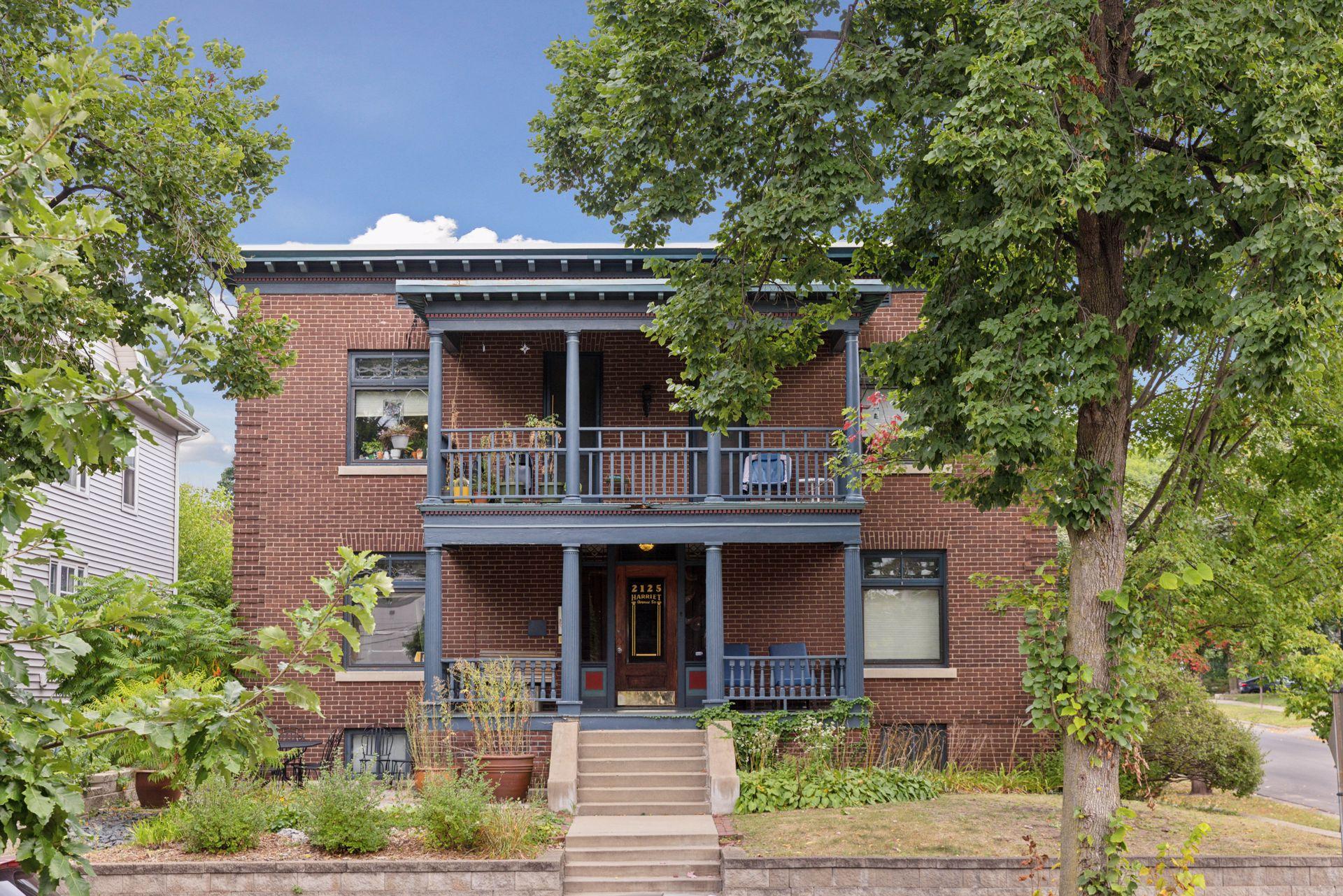 2125 Harriet Avenue Property Photo 2