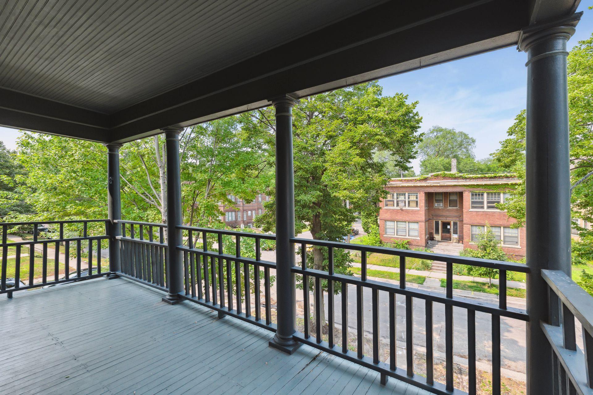 2125 Harriet Avenue Property Photo 11