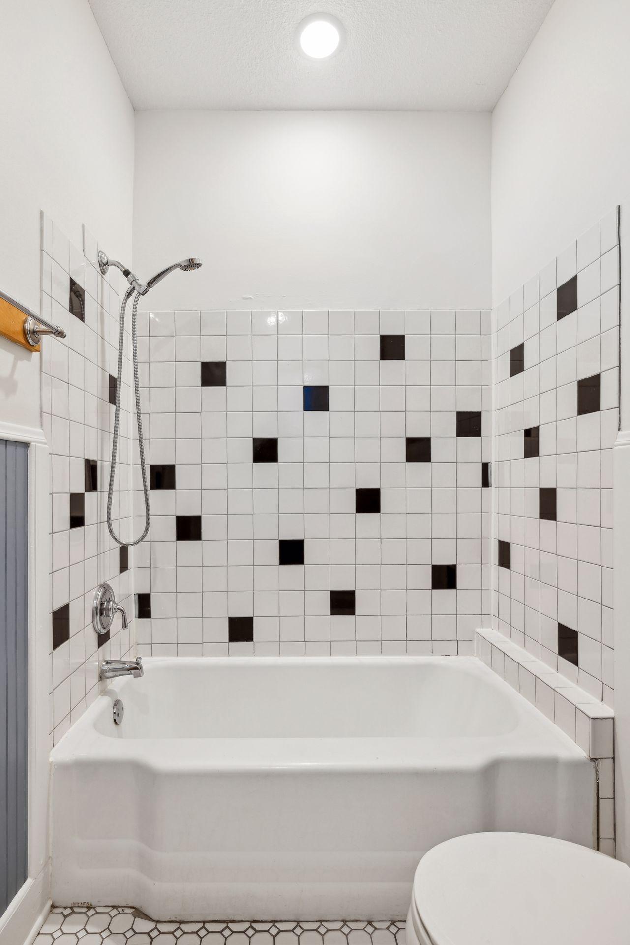 2125 Harriet Avenue Property Photo 54