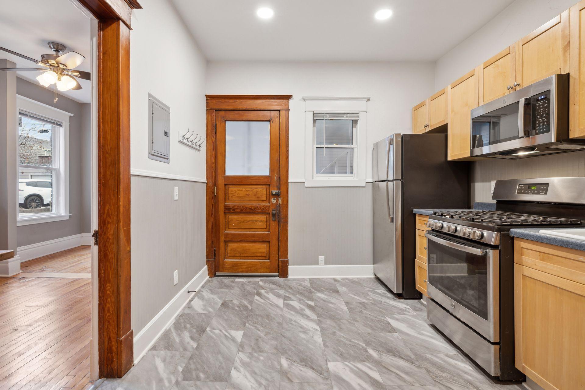2125 Harriet Avenue Property Photo 59