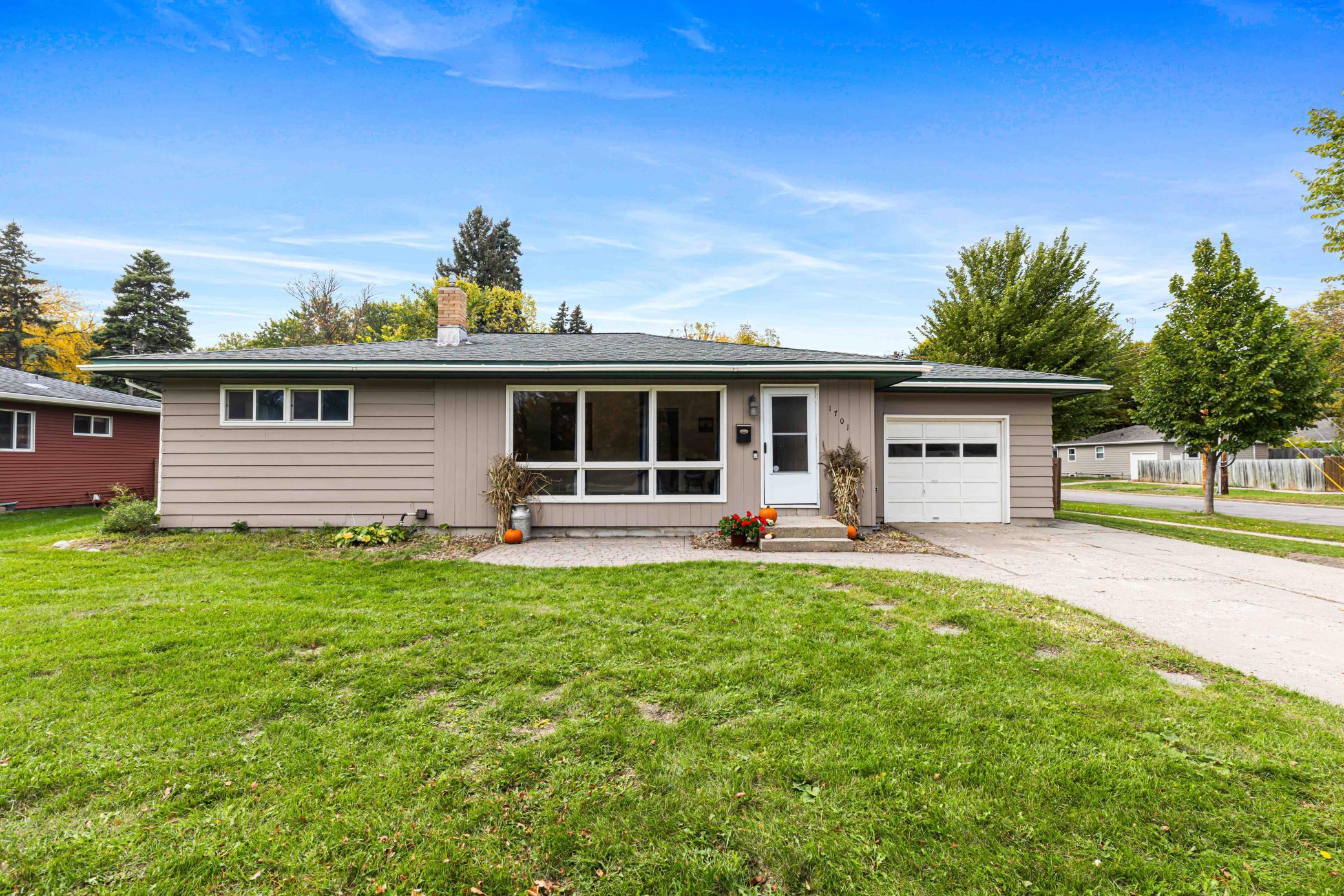 1701 5th Street S Property Photo 4