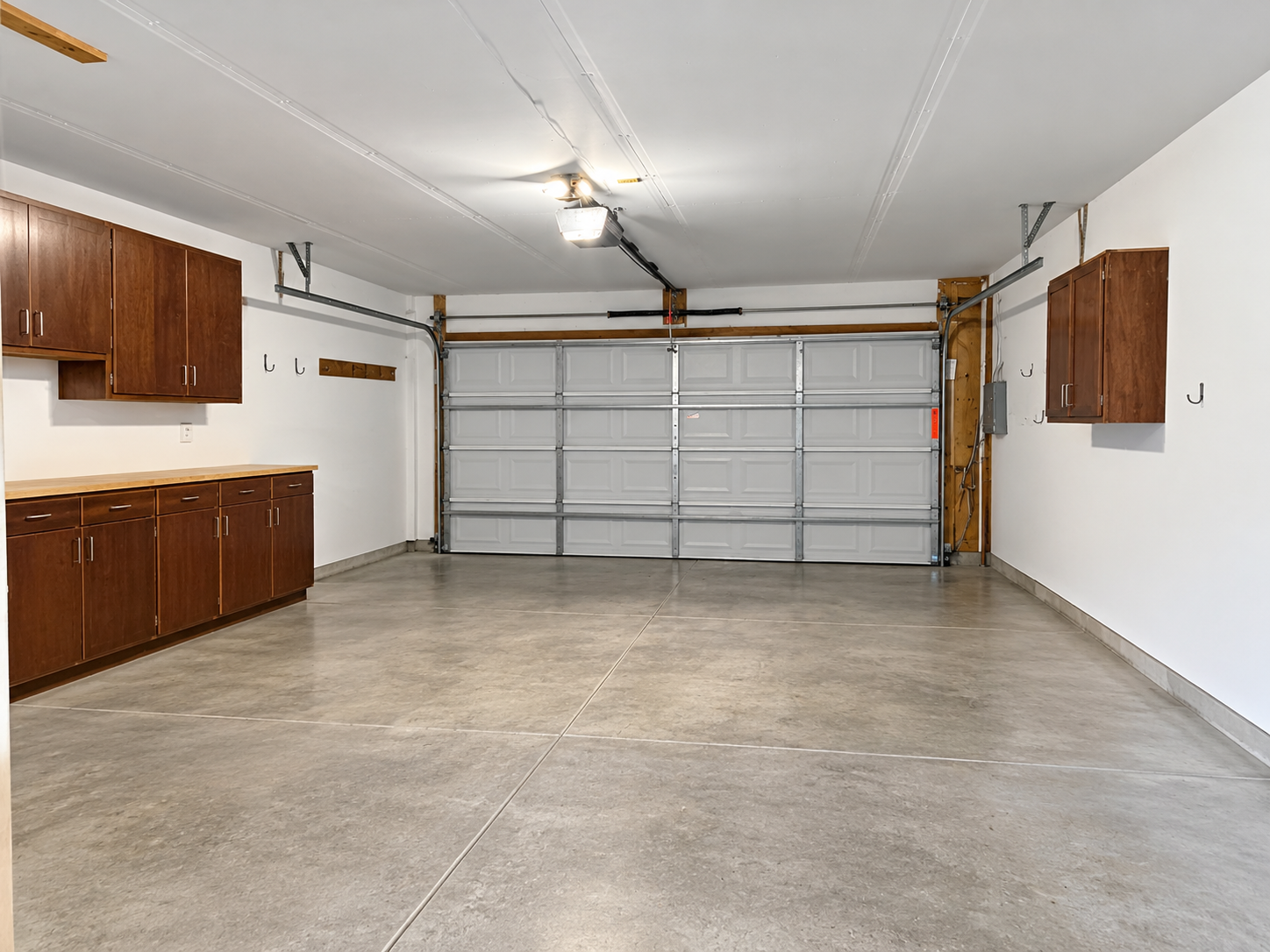 2933 69th Lane N Property Photo 8