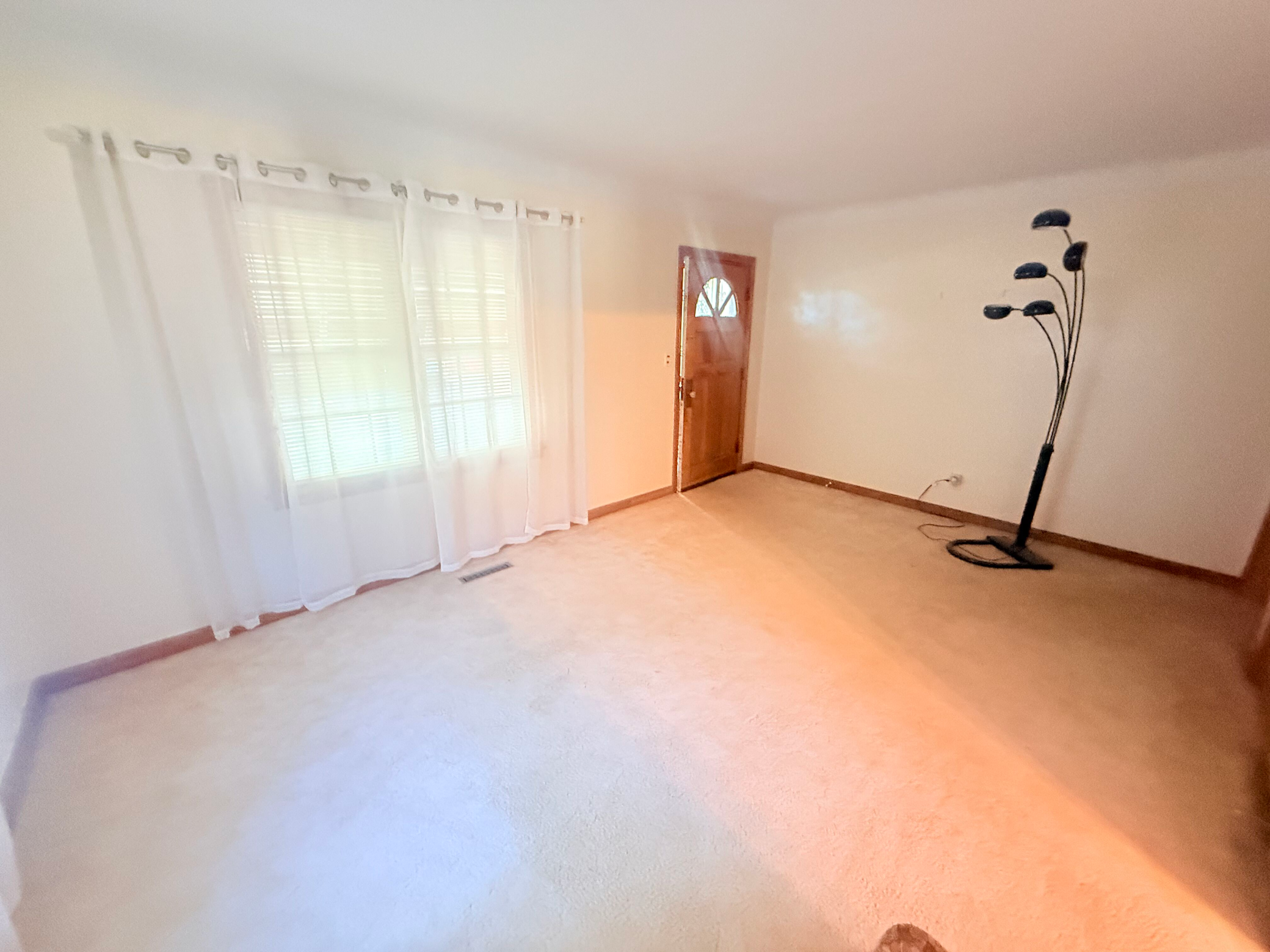 1679 Nevada Avenue E Property Photo 4