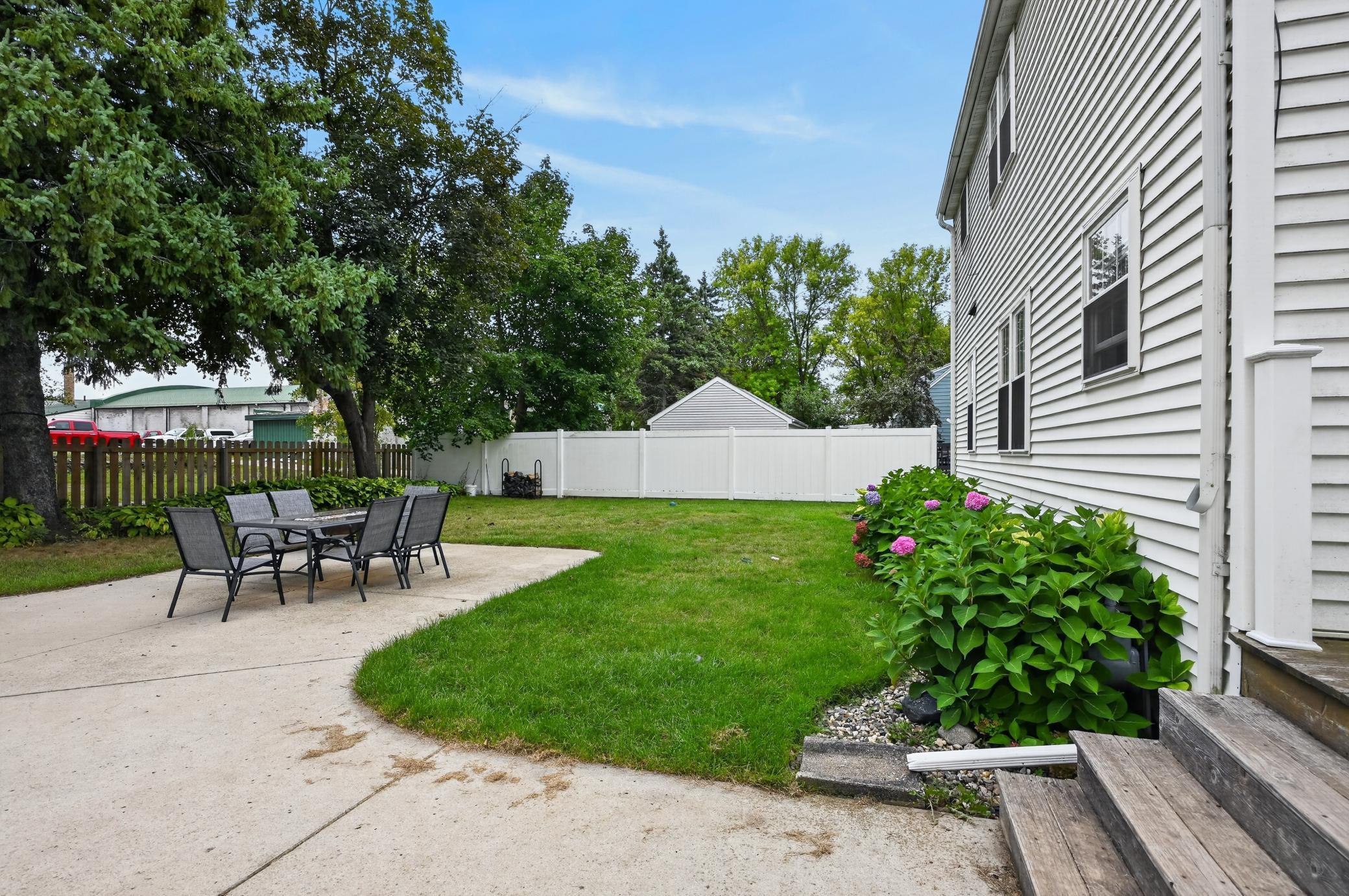 715 Maple Street Property Photo 8