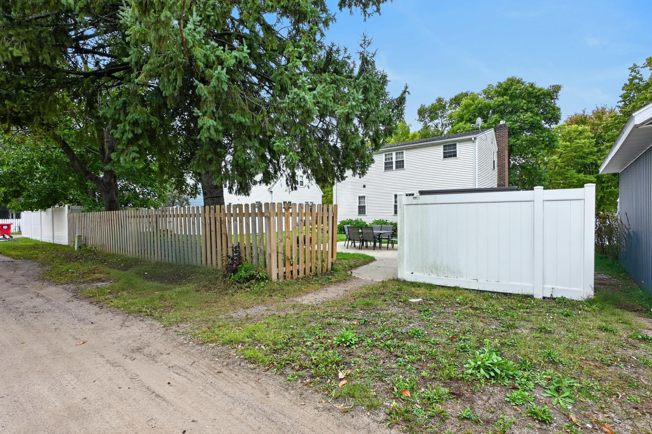 715 Maple Street Property Photo 14