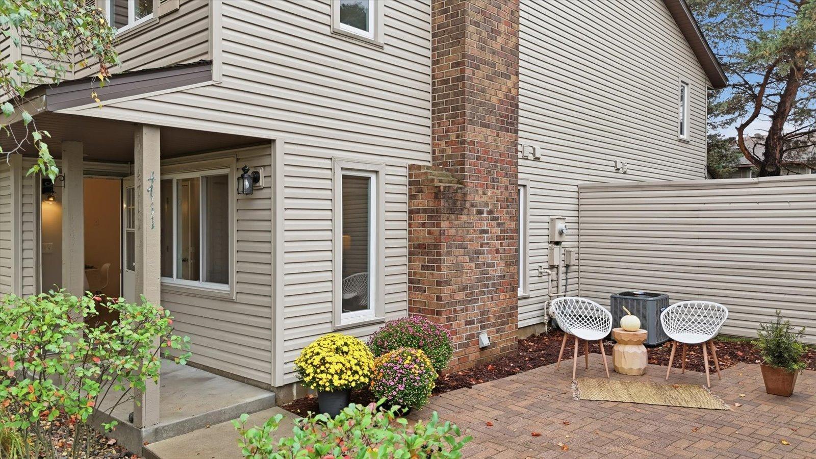 4711 Lund Point Property Photo 2