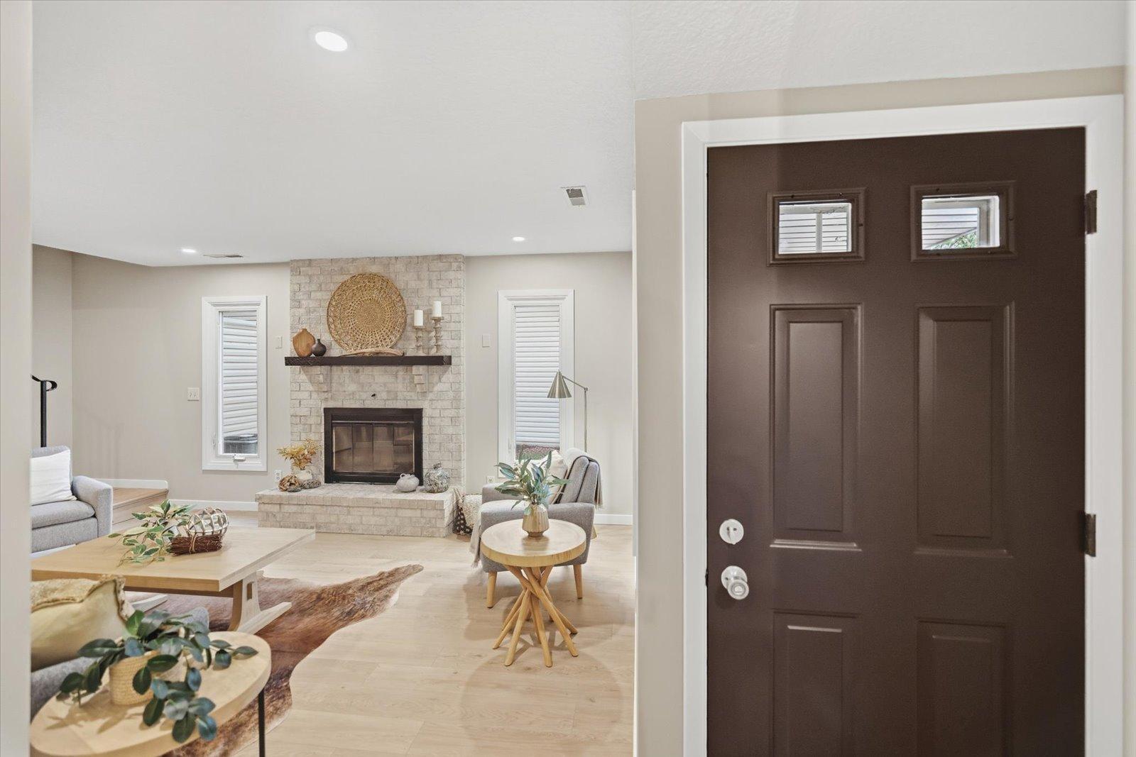 4711 Lund Point Property Photo 6