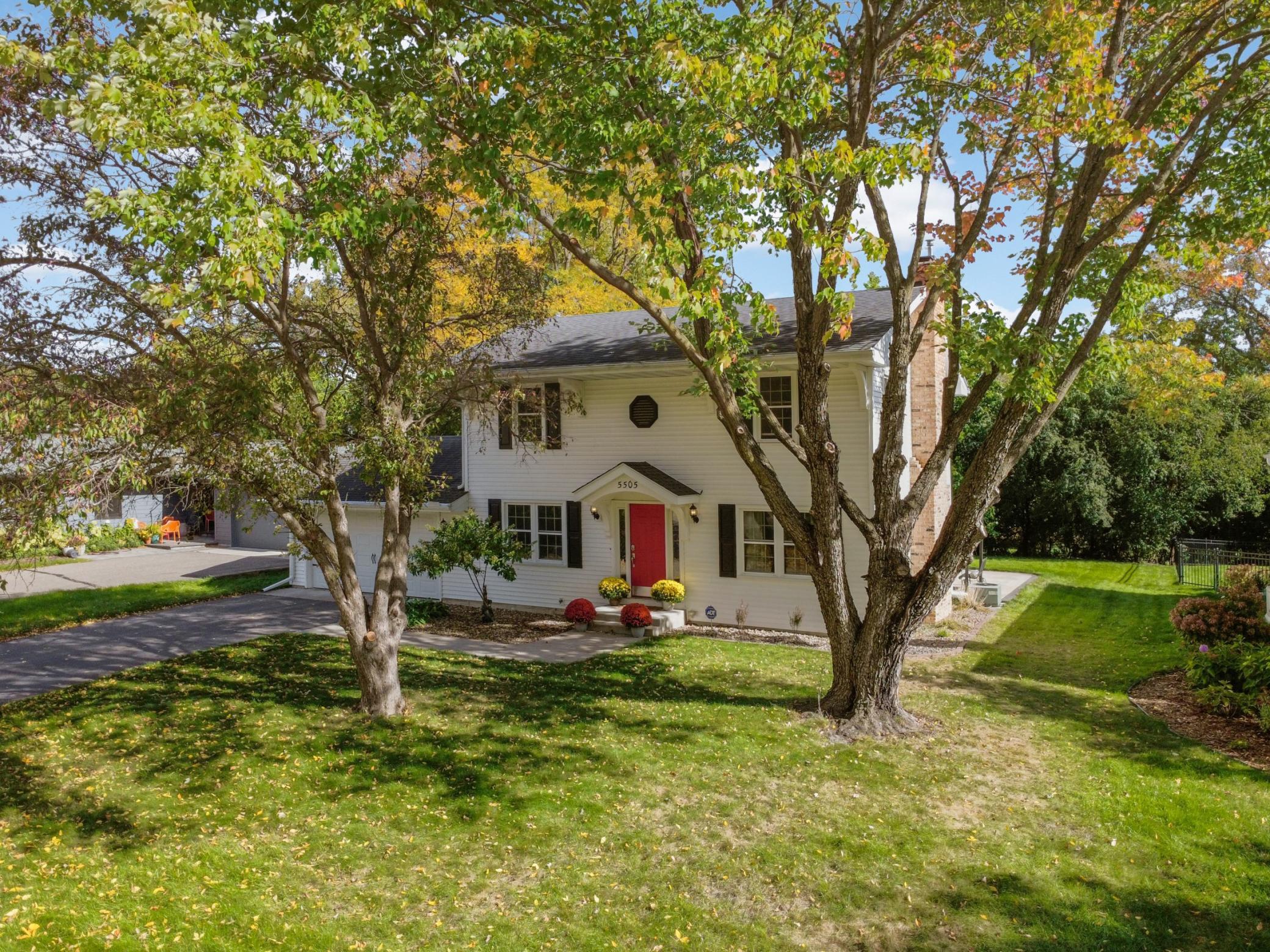 5505 Warden Avenue Property Photo 1