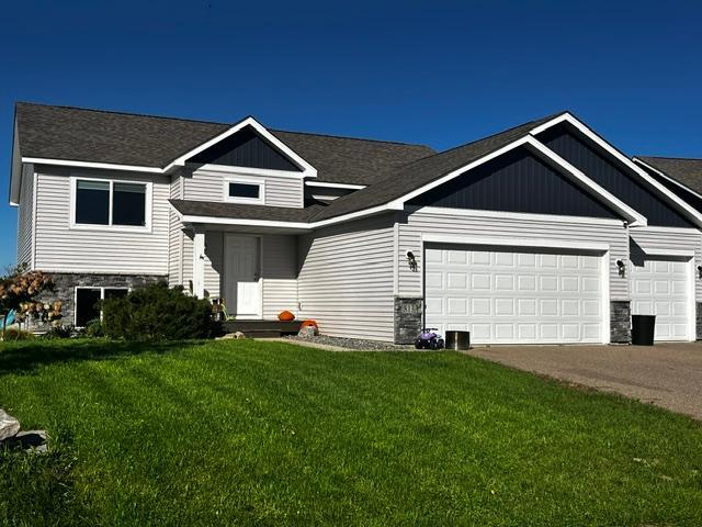 813 Hickory Curve Property Photo 1