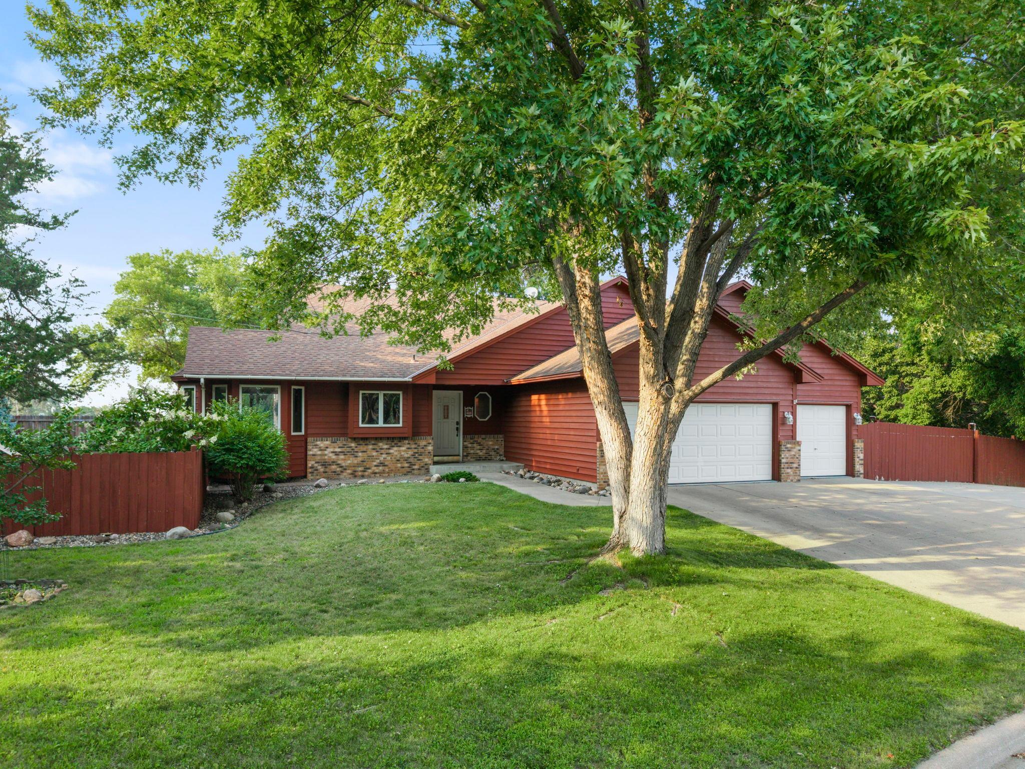 1820 Slater Lane Property Photo 1