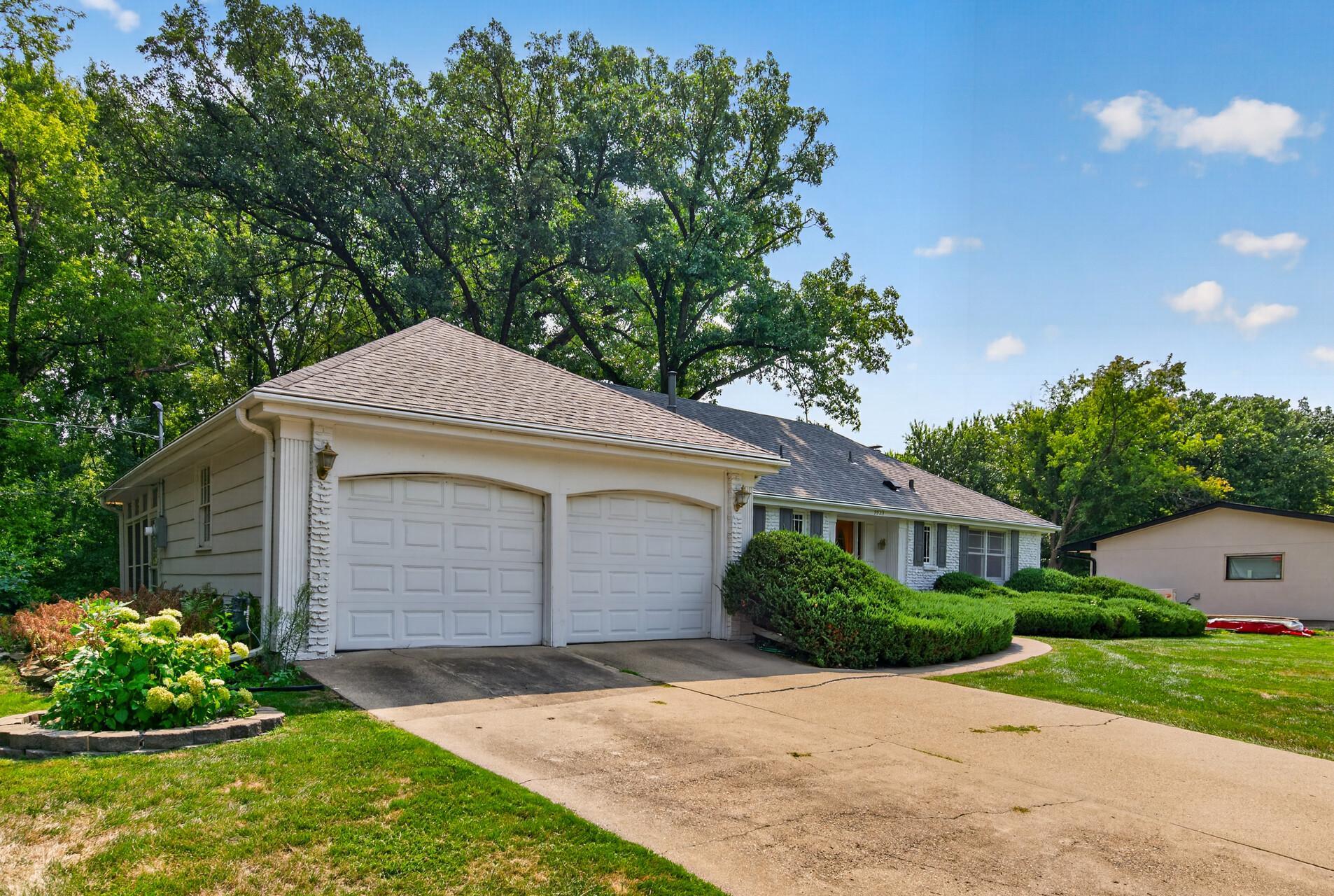 9923 Brookside Circle Property Photo 3