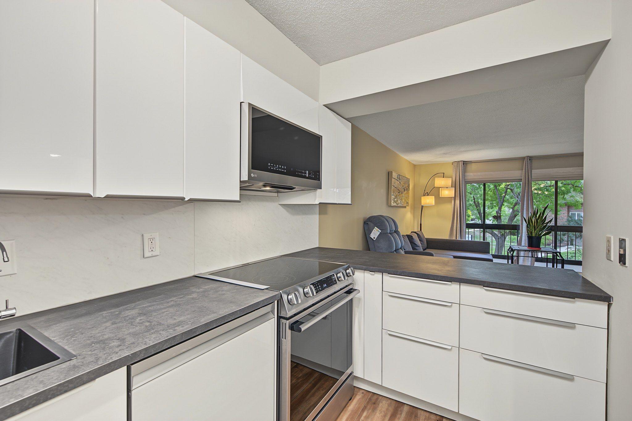 3200 Virginia Avenue S 215 Property Photo 1