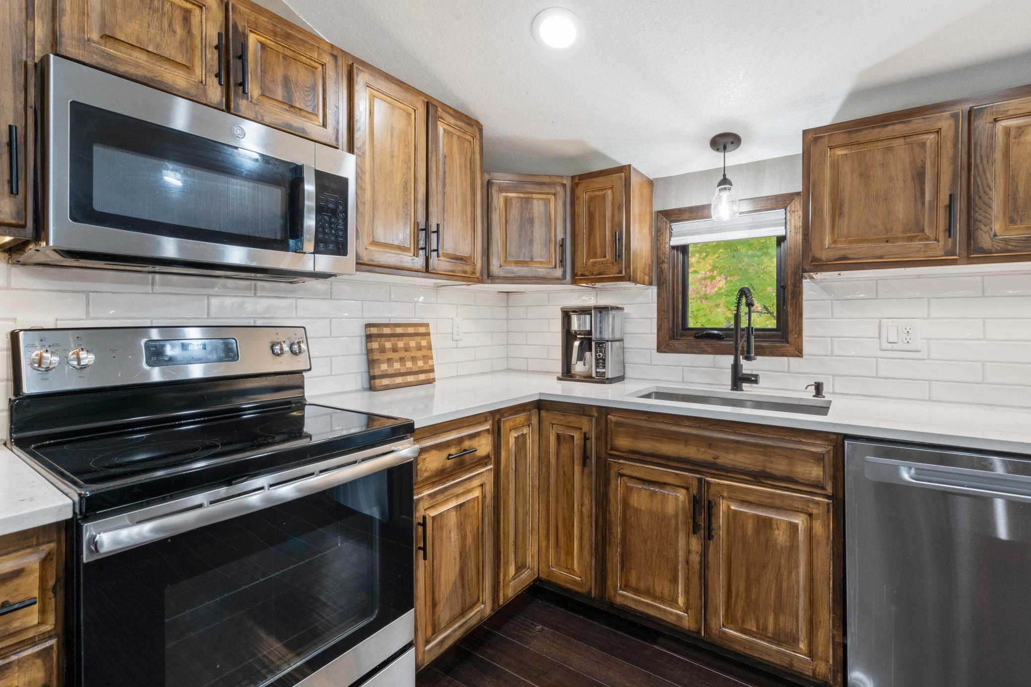 9821 Highway 2 Property Photo 11