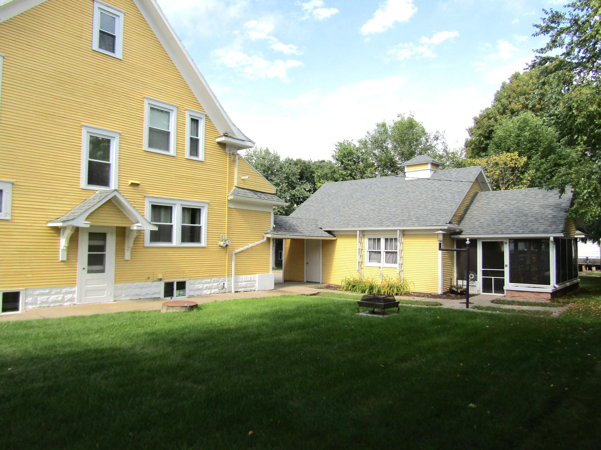 223 E Schlieman Avenue Property Photo 3