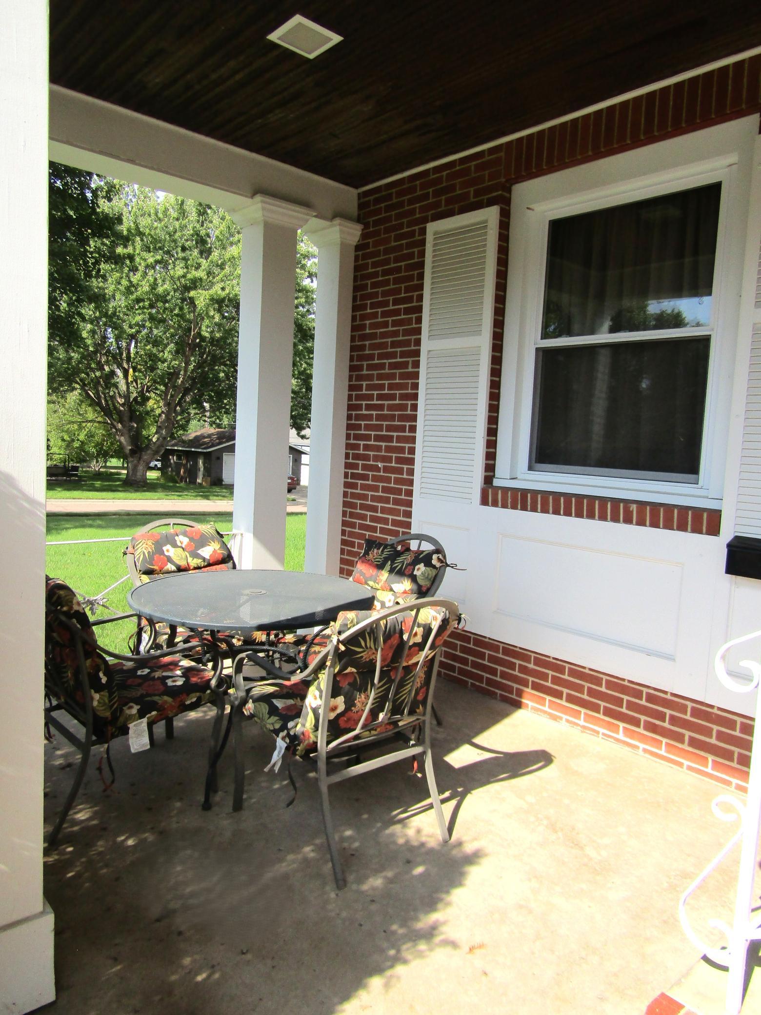 223 E Schlieman Avenue Property Photo 6