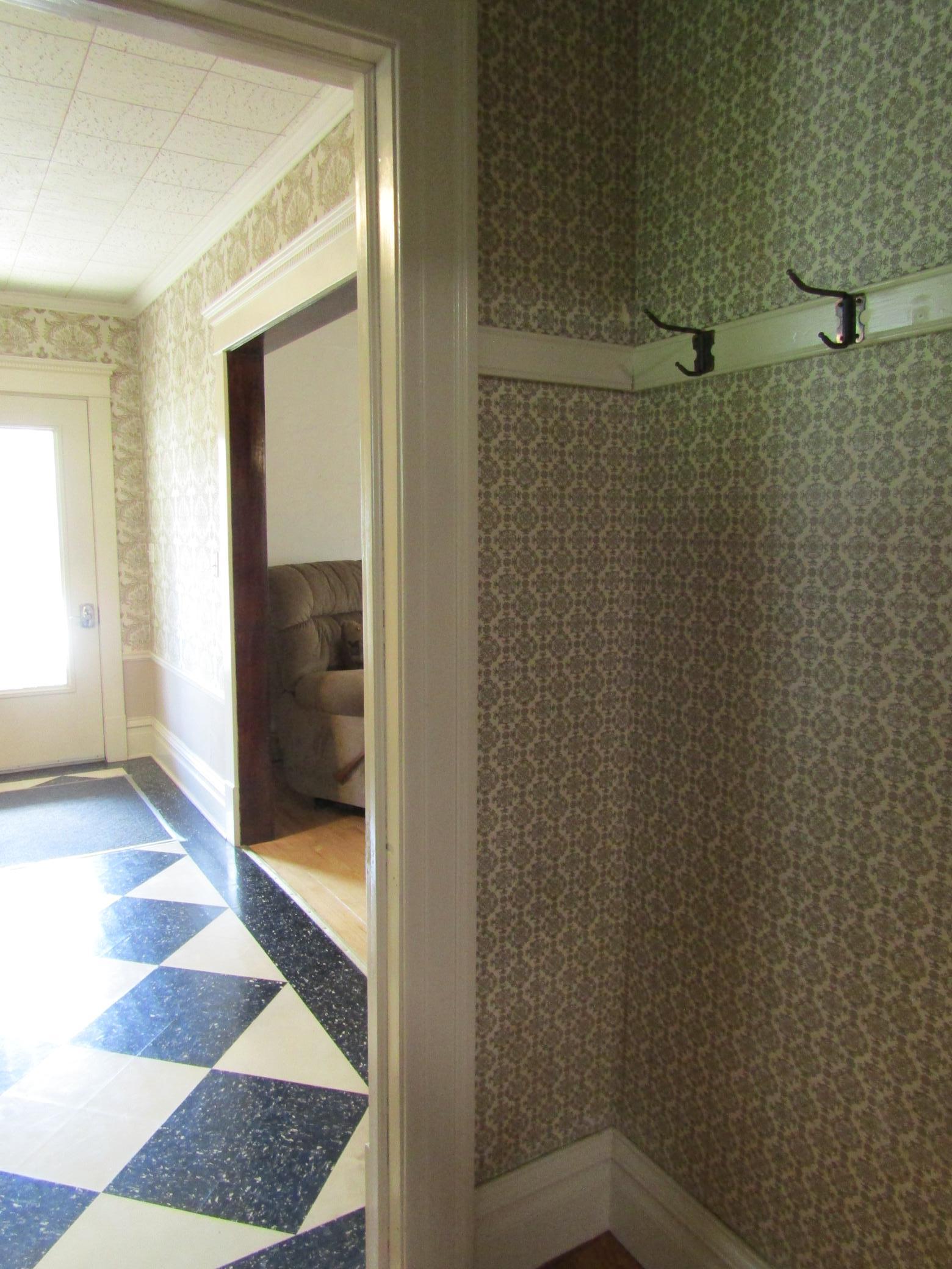 223 E Schlieman Avenue Property Photo 10