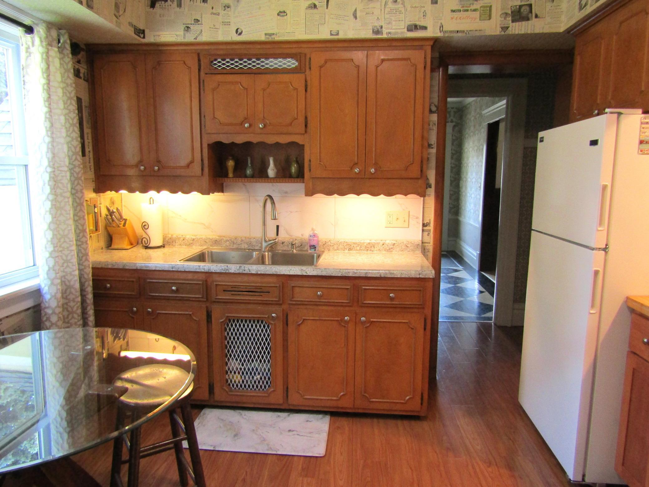 223 E Schlieman Avenue Property Photo 12