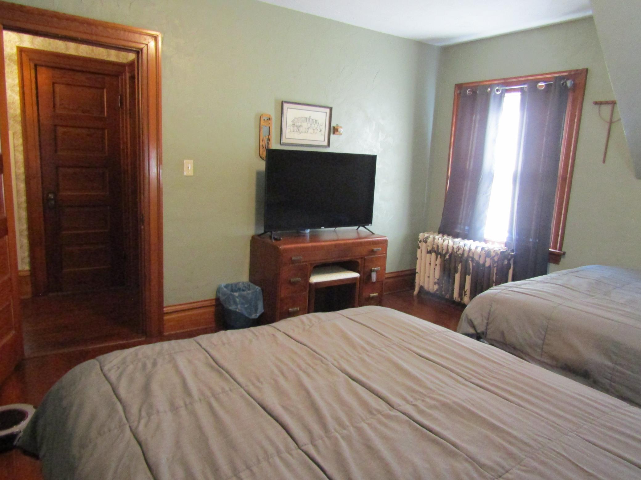 223 E Schlieman Avenue Property Photo 58