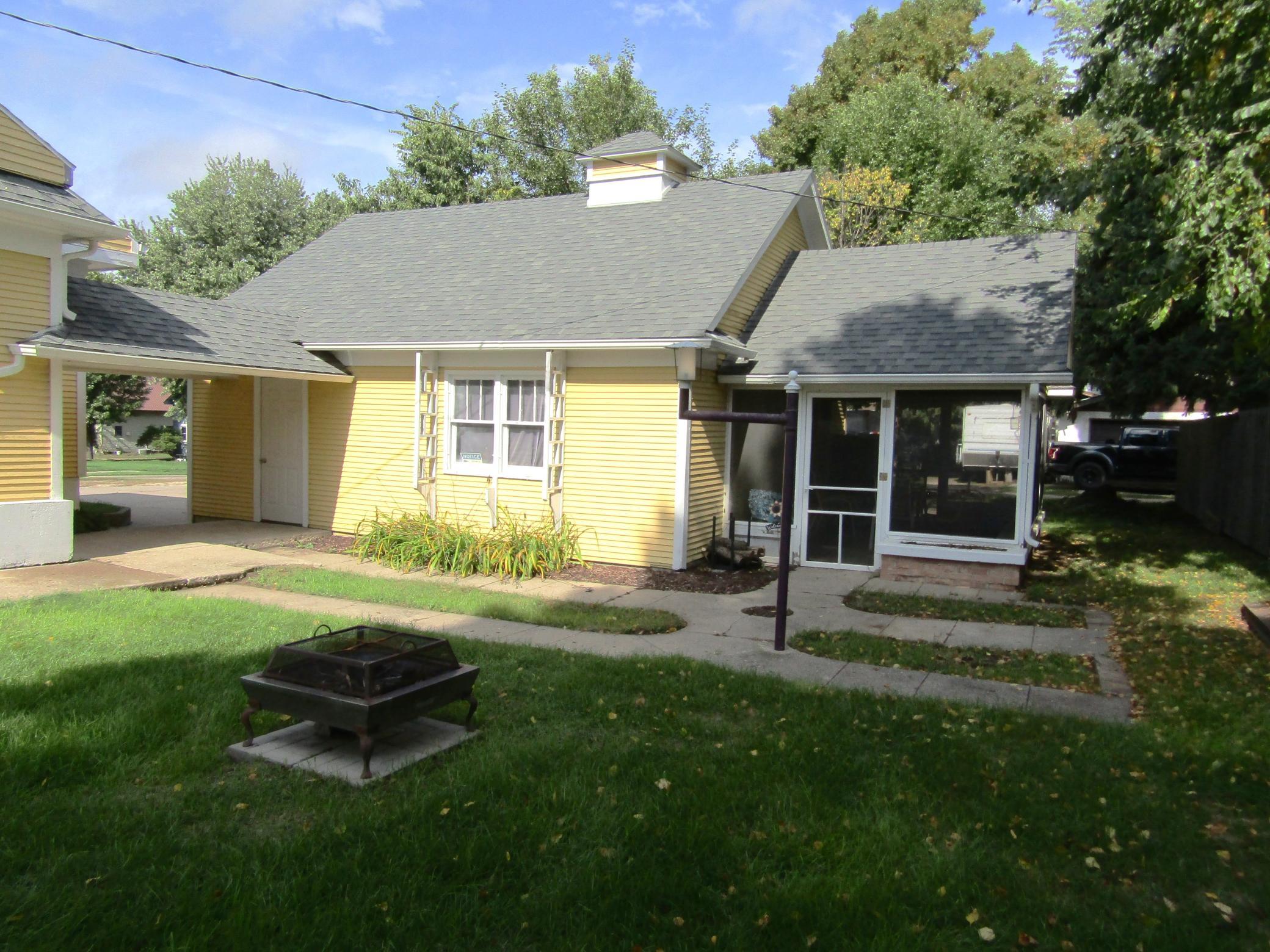 223 E Schlieman Avenue Property Photo 71