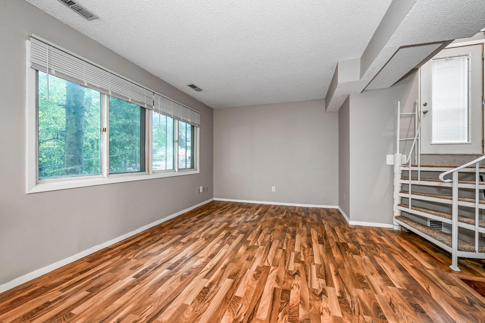5563 E Bavarian Pass Property Photo 5