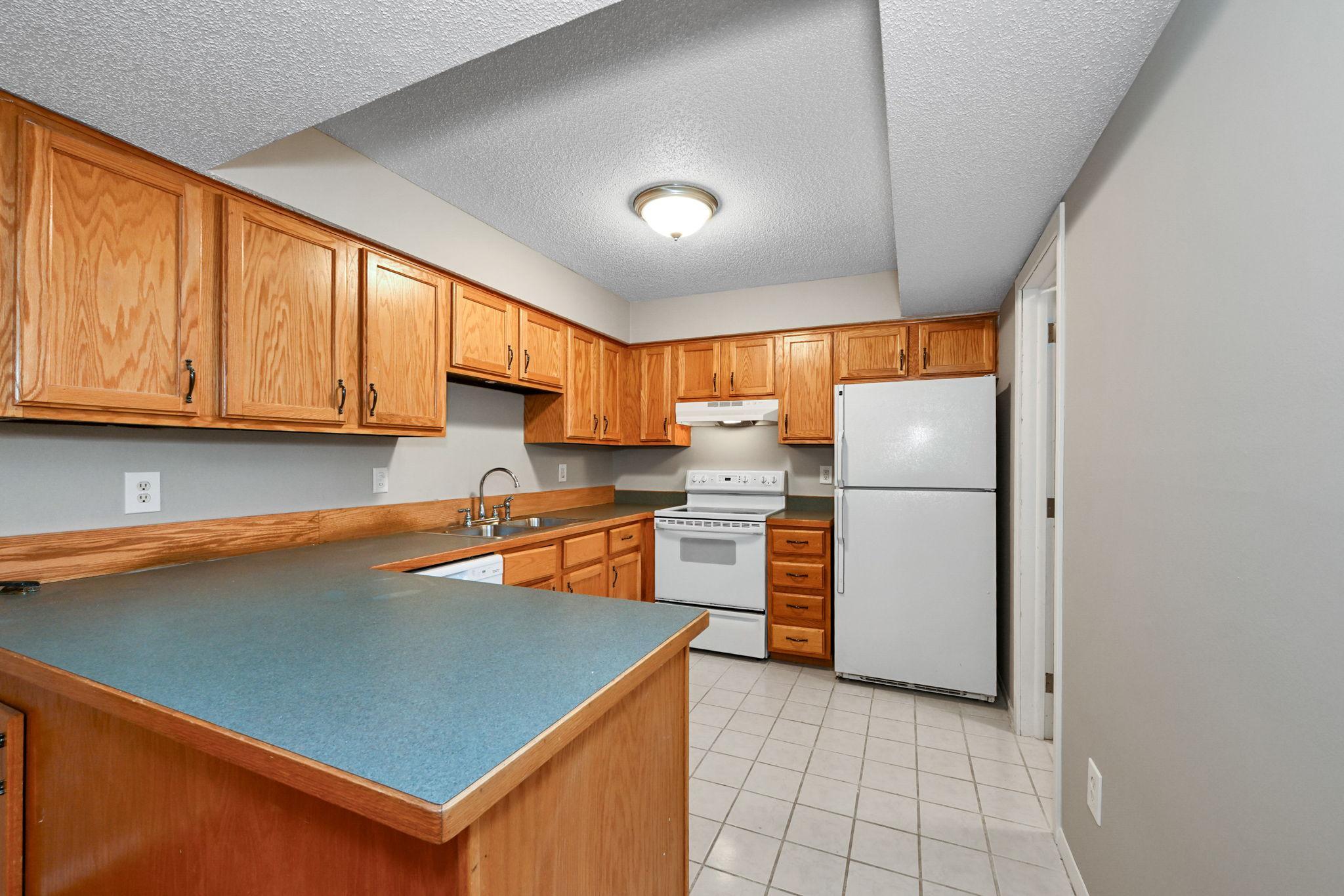 5563 E Bavarian Pass Property Photo 7