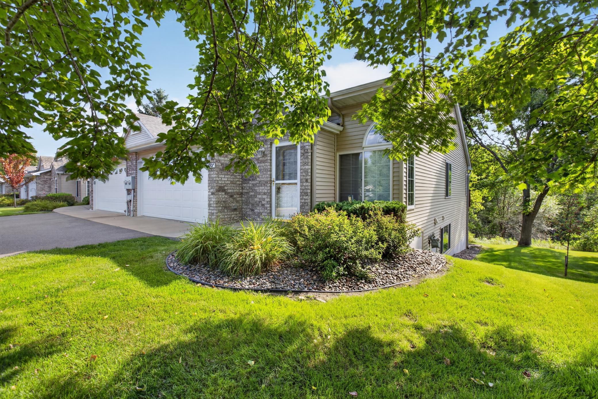1007 N Rum River Drive Property Photo 1