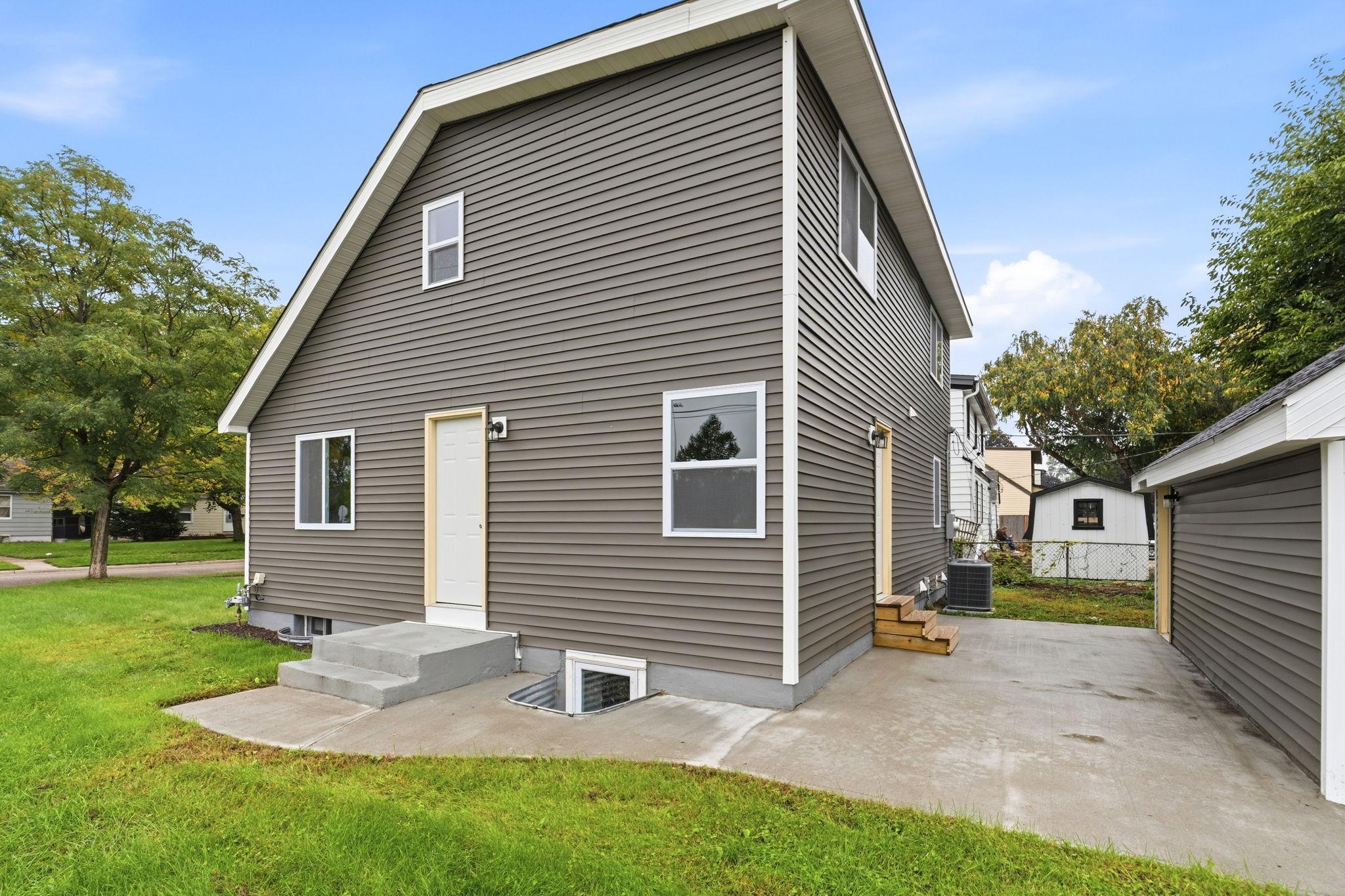4533 Welcome Avenue N Property Photo 6