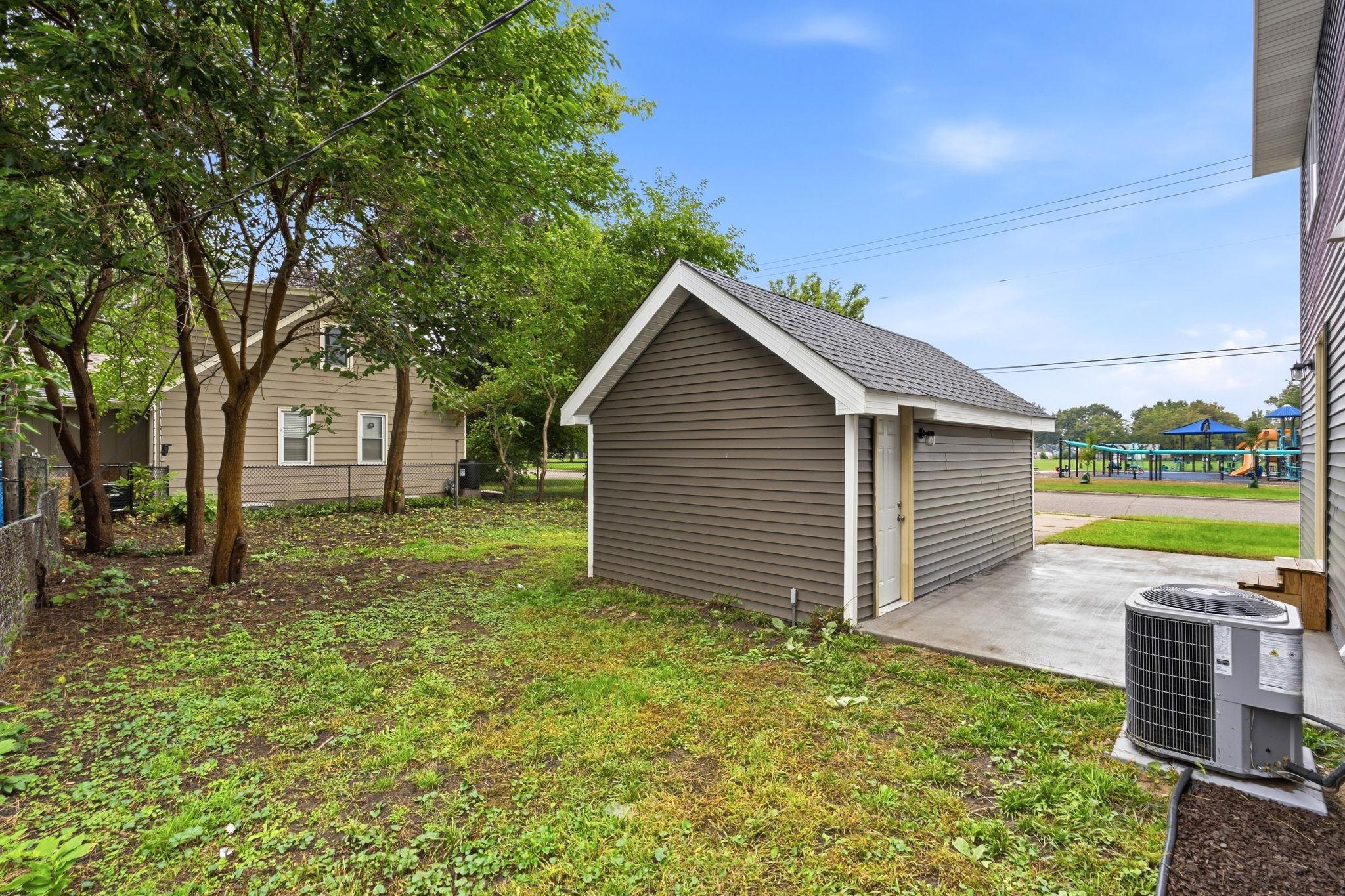 4533 Welcome Avenue N Property Photo 7