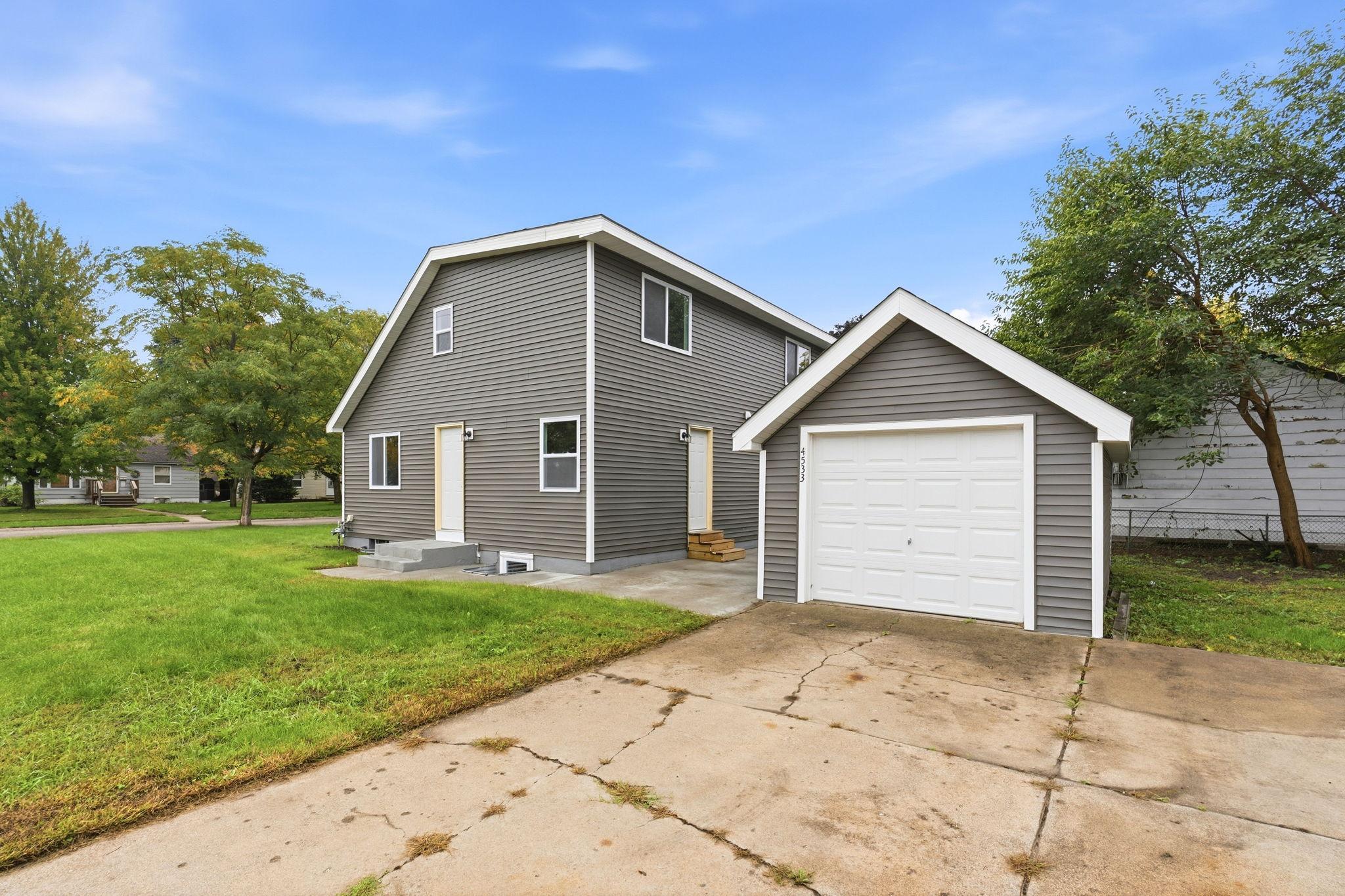 4533 Welcome Avenue N Property Photo 9