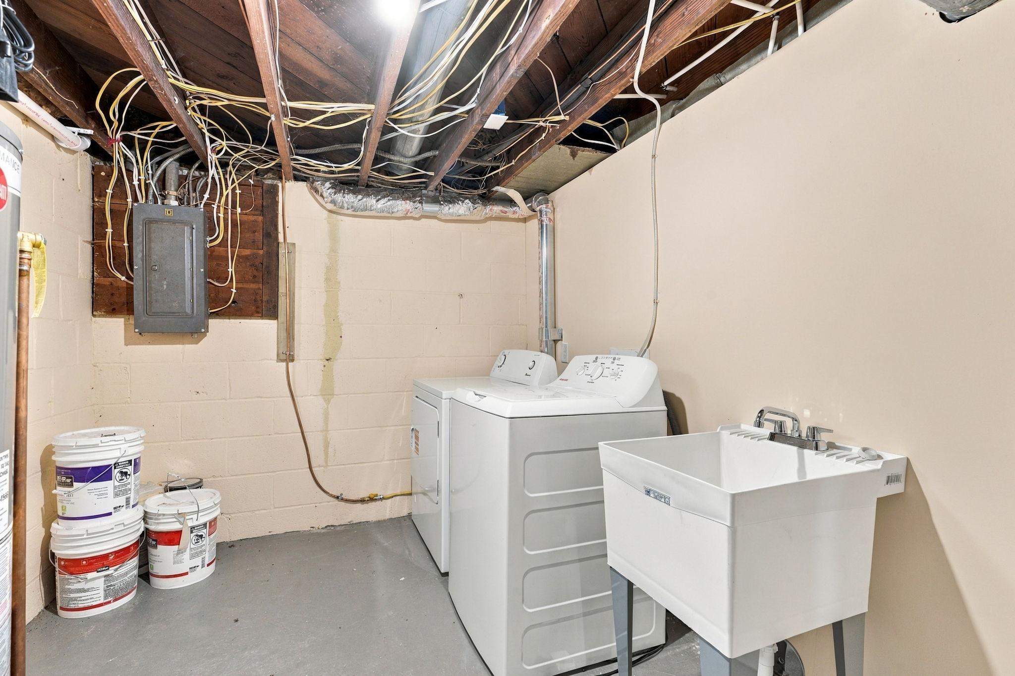 4533 Welcome Avenue N Property Photo 39
