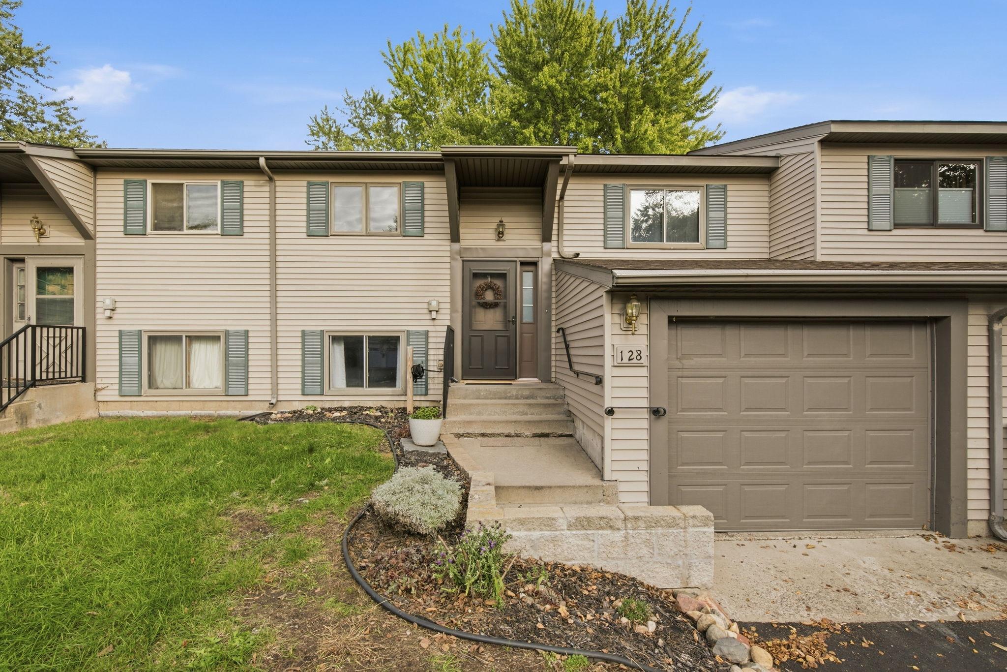 128 9th Avenue SE