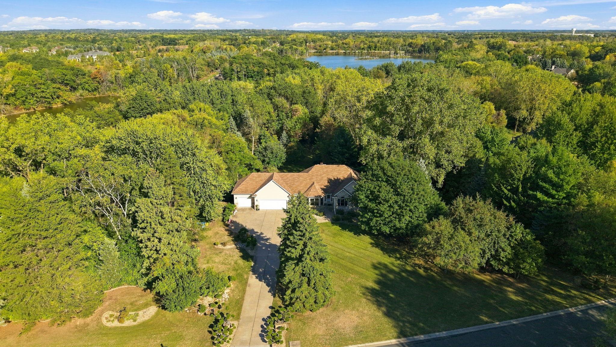 975 Jewel Avenue N Property Photo 1