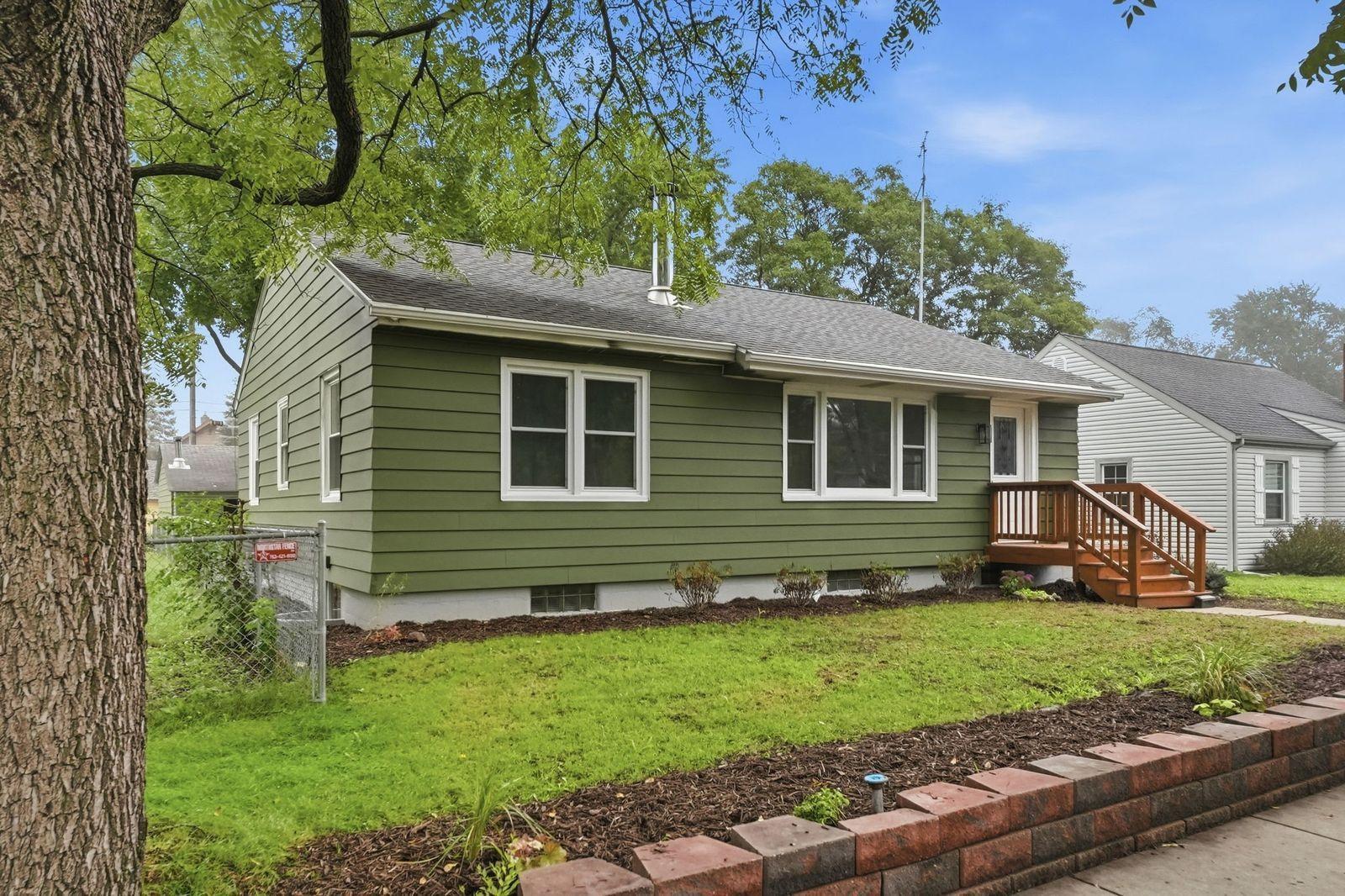 1020 15th Avenue S Property Photo 3