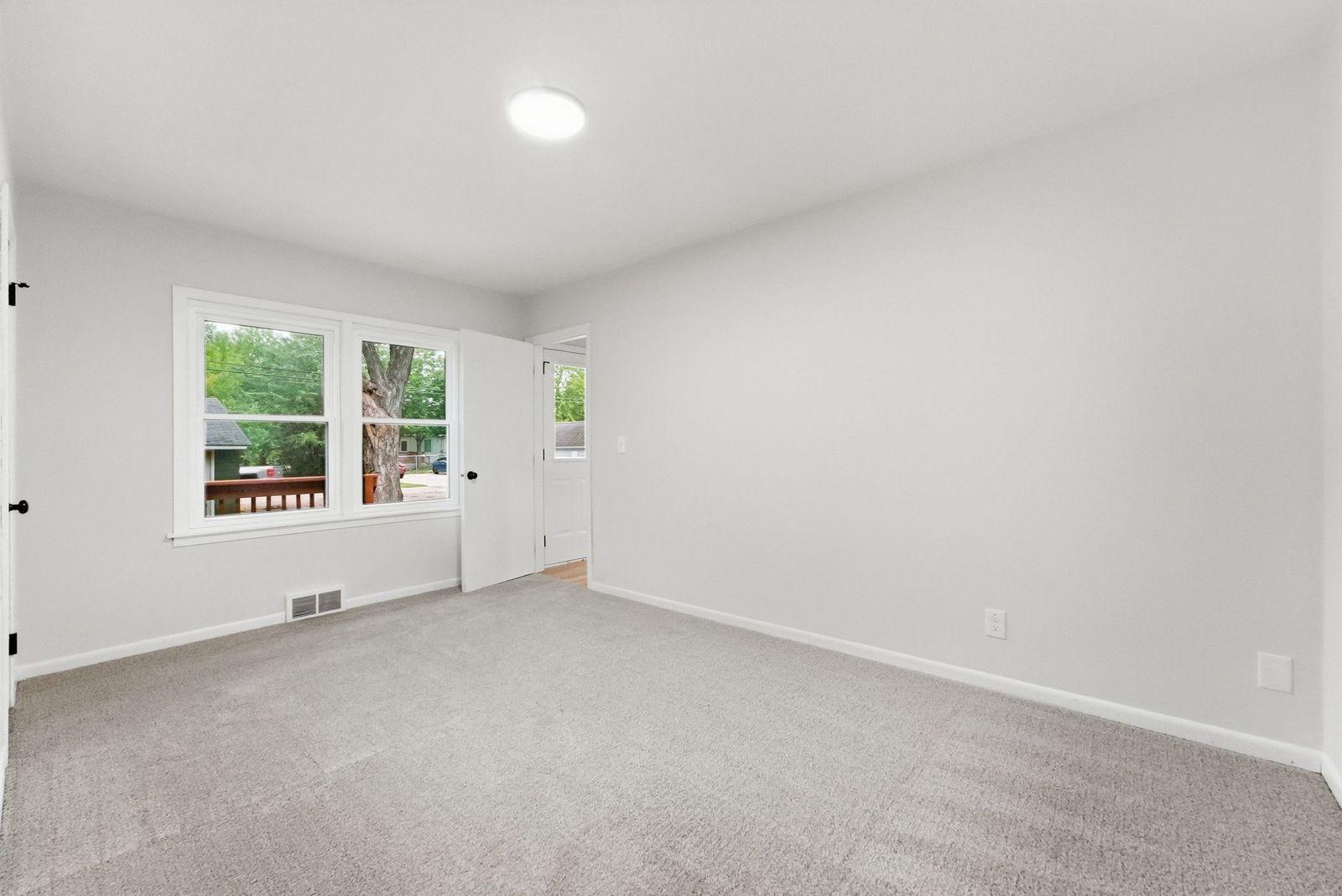 1020 15th Avenue S Property Photo 16