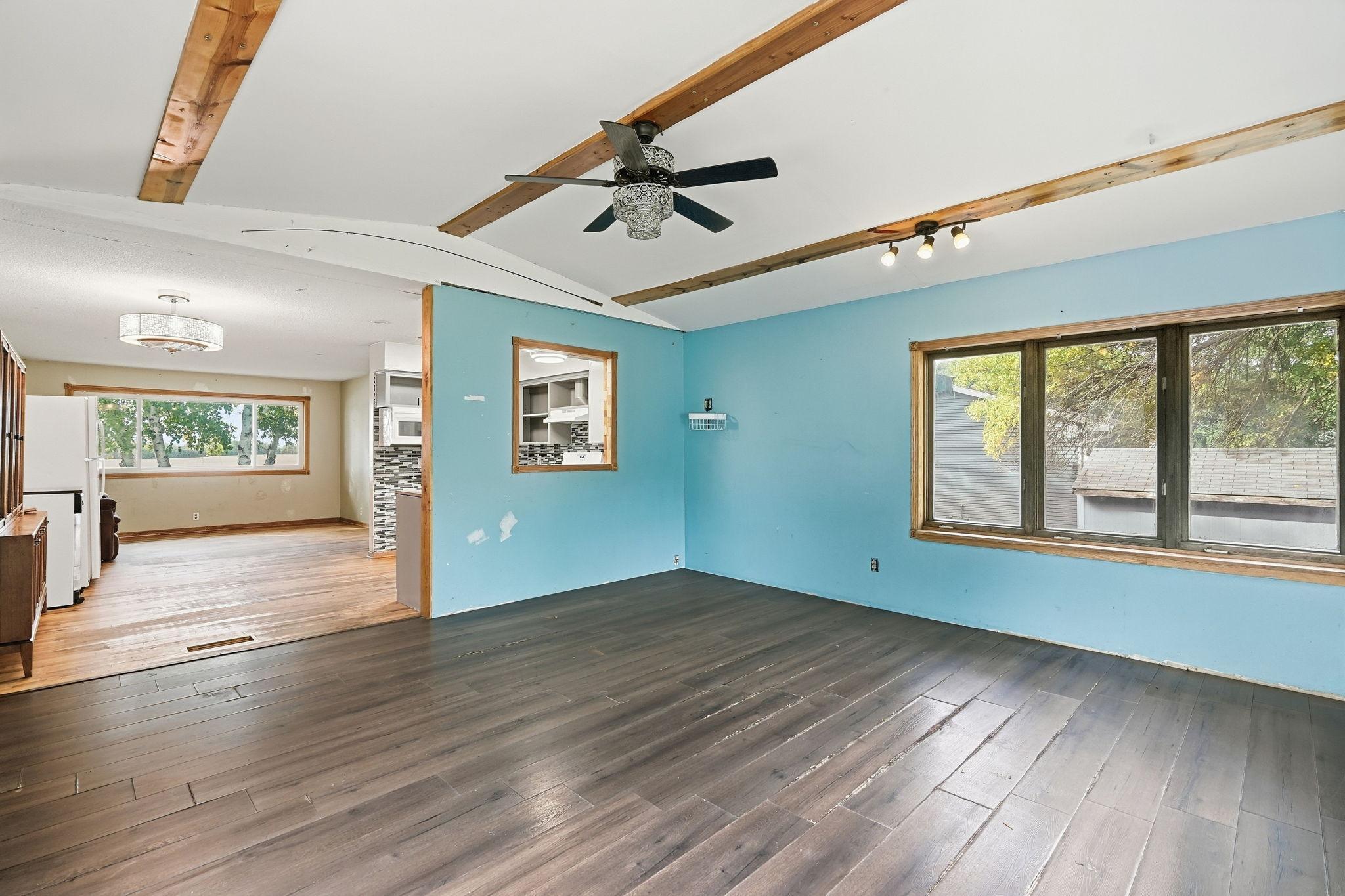 610 4th Street W Property Photo 6