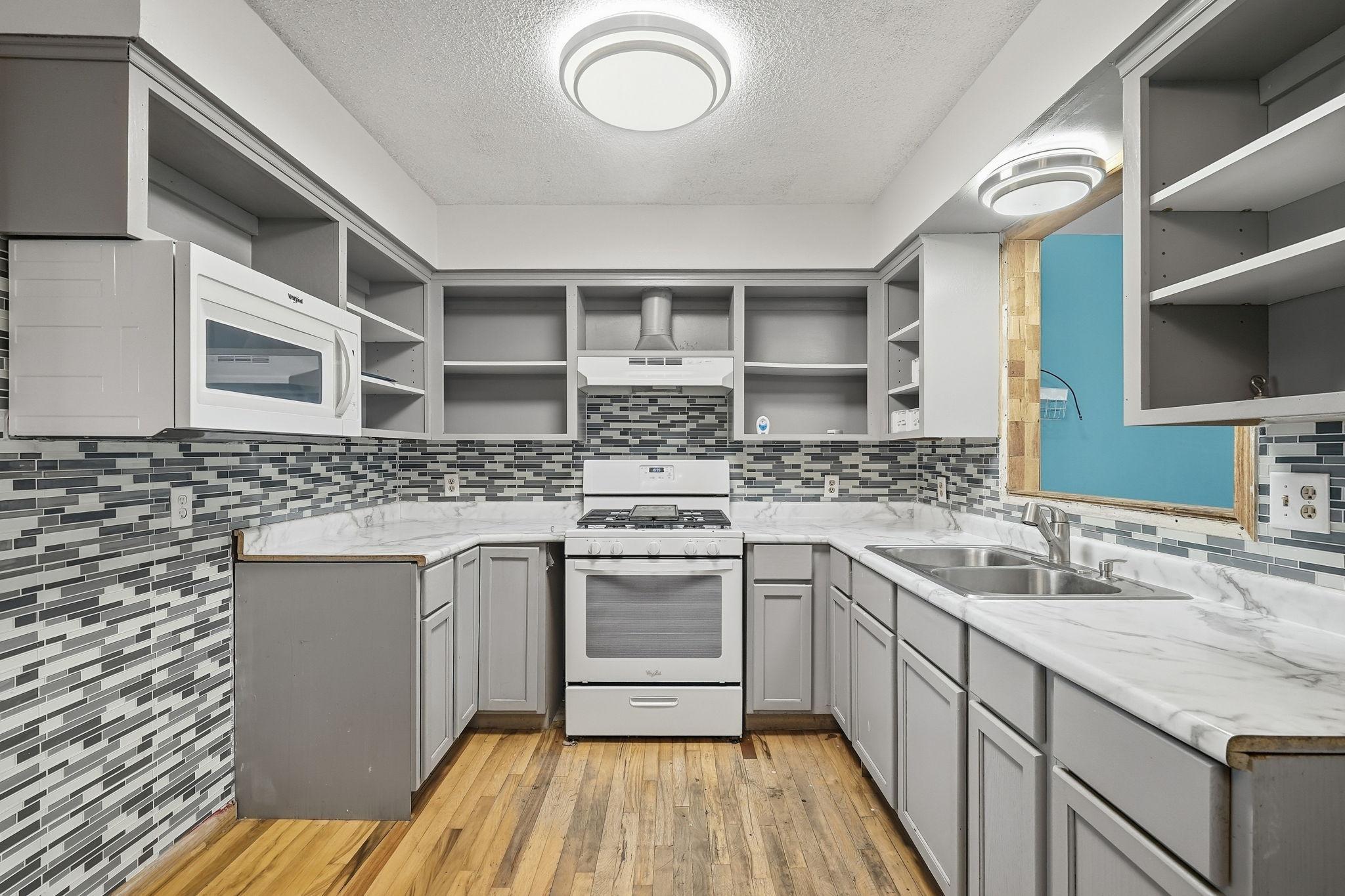 610 4th Street W Property Photo 8