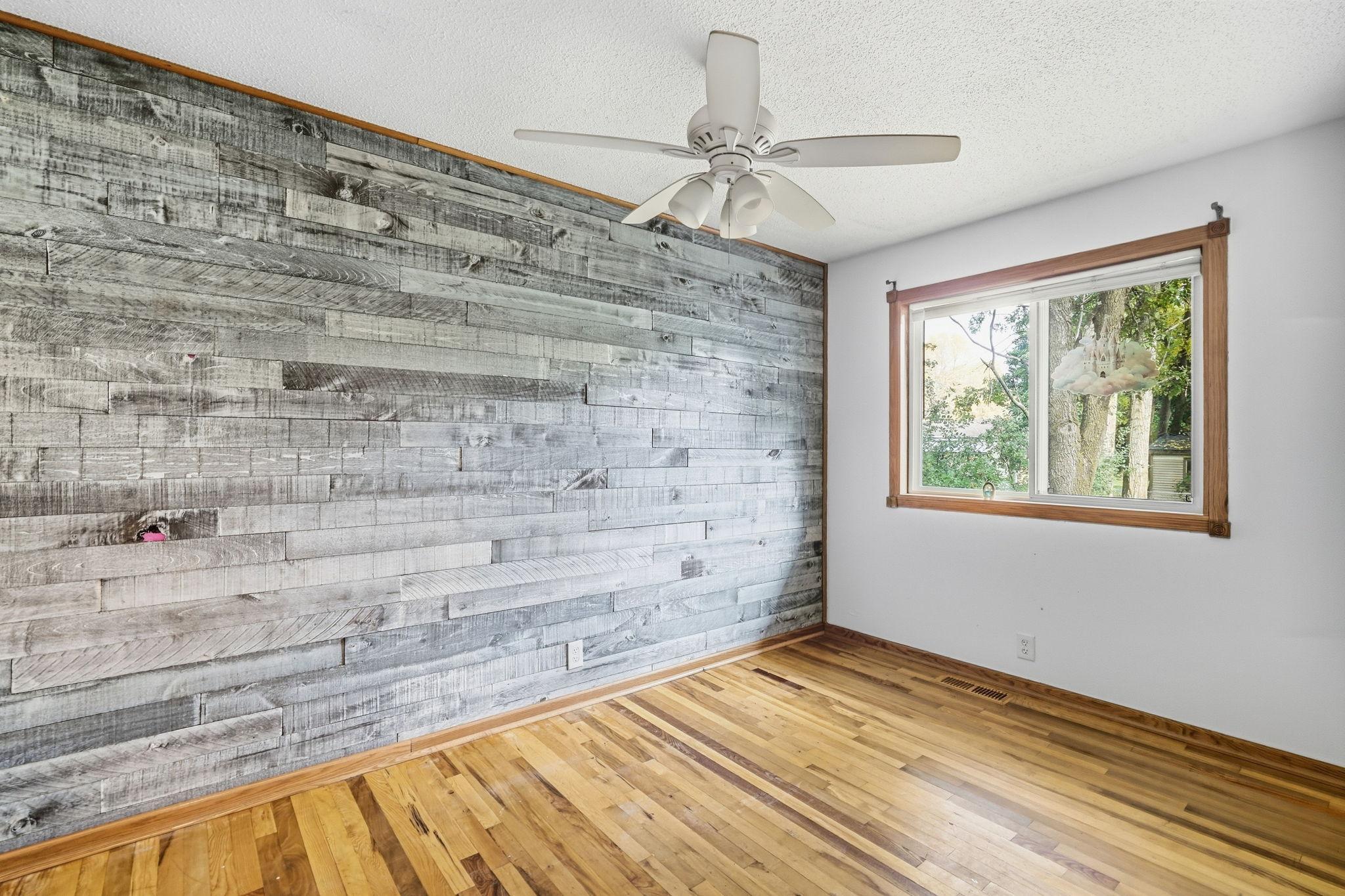 610 4th Street W Property Photo 11
