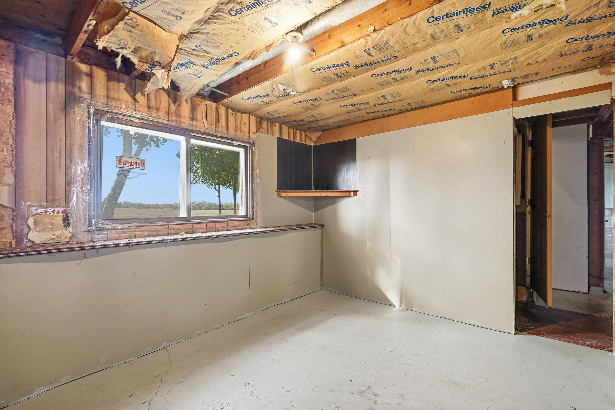 610 4th Street W Property Photo 21