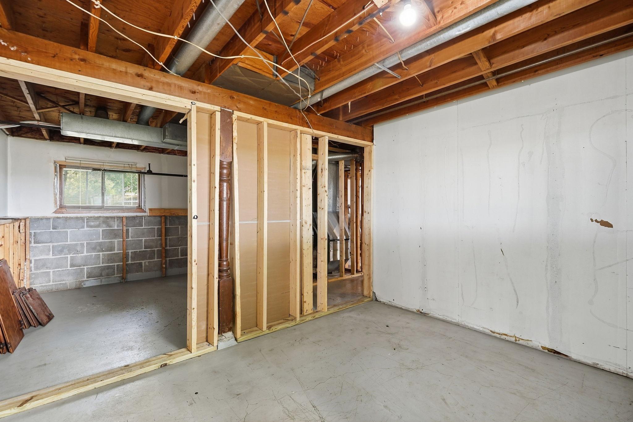 610 4th Street W Property Photo 27