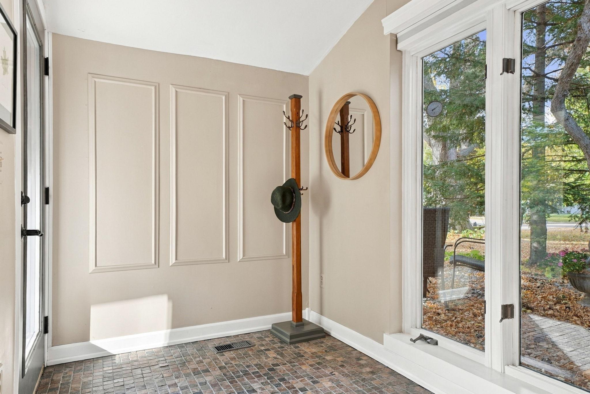 6109 Tingdale Avenue Property Photo 6