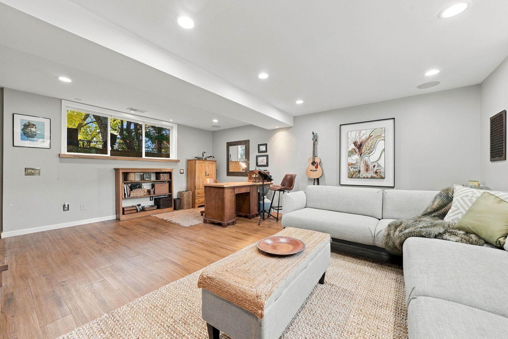 6109 Tingdale Avenue Property Photo 46