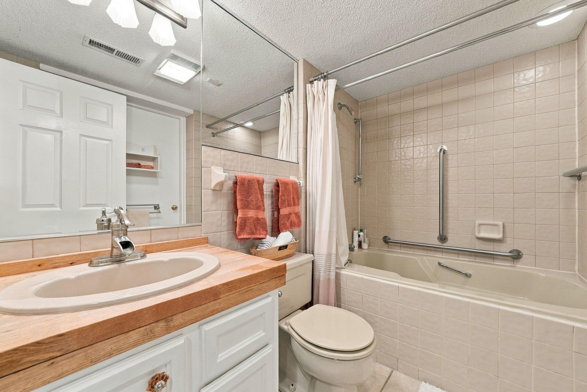 6109 Tingdale Avenue Property Photo 48