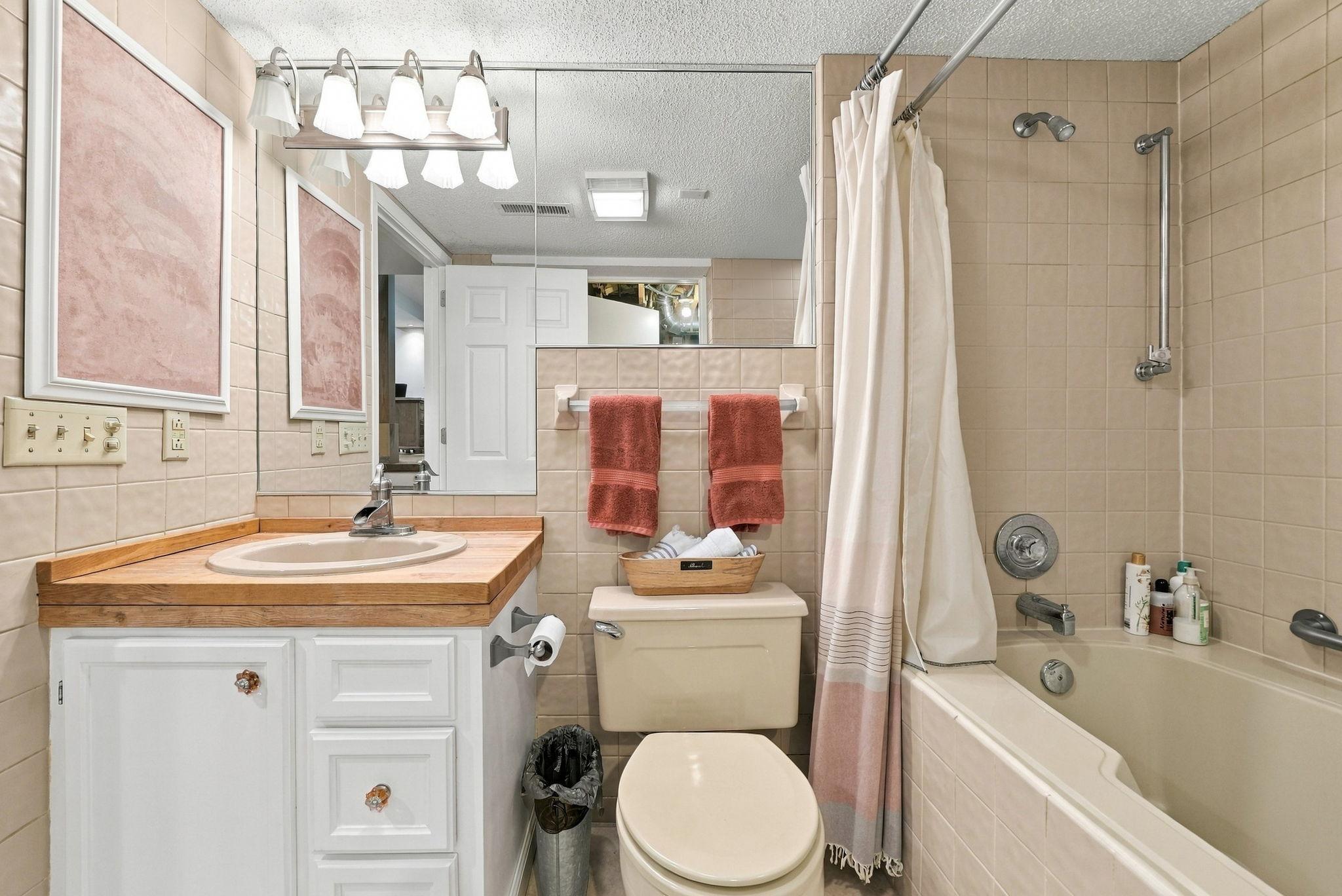 6109 Tingdale Avenue Property Photo 49