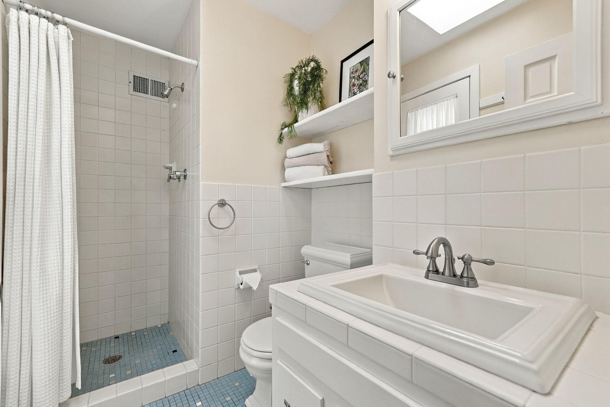 6109 Tingdale Avenue Property Photo 62