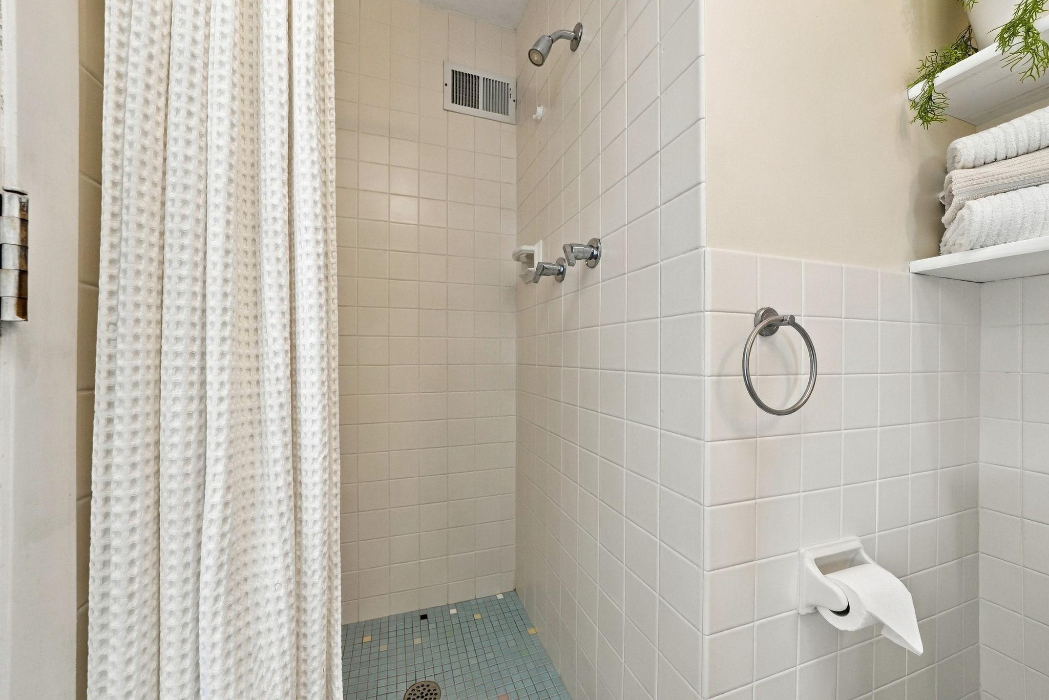 6109 Tingdale Avenue Property Photo 71