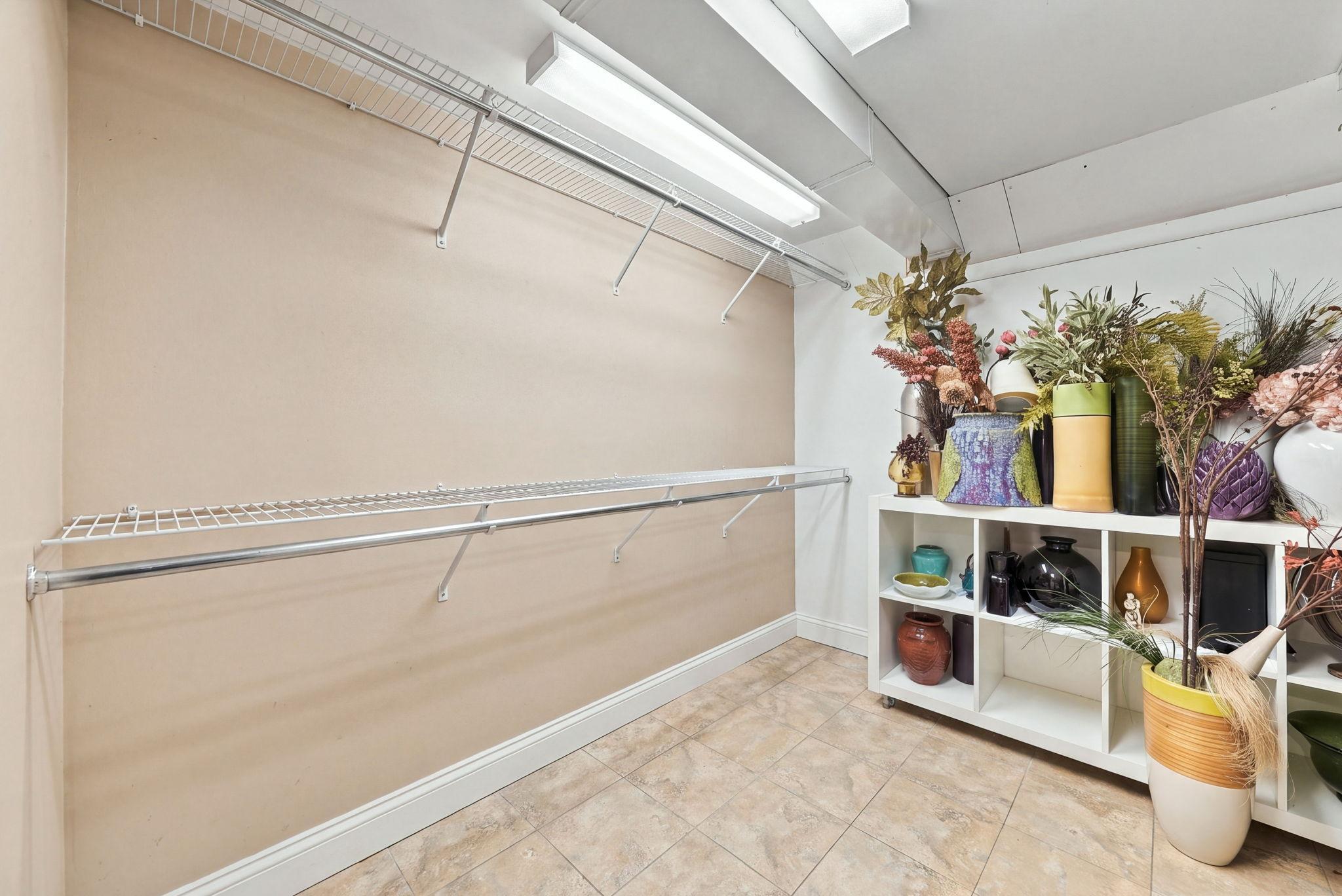 6109 Tingdale Avenue Property Photo 75