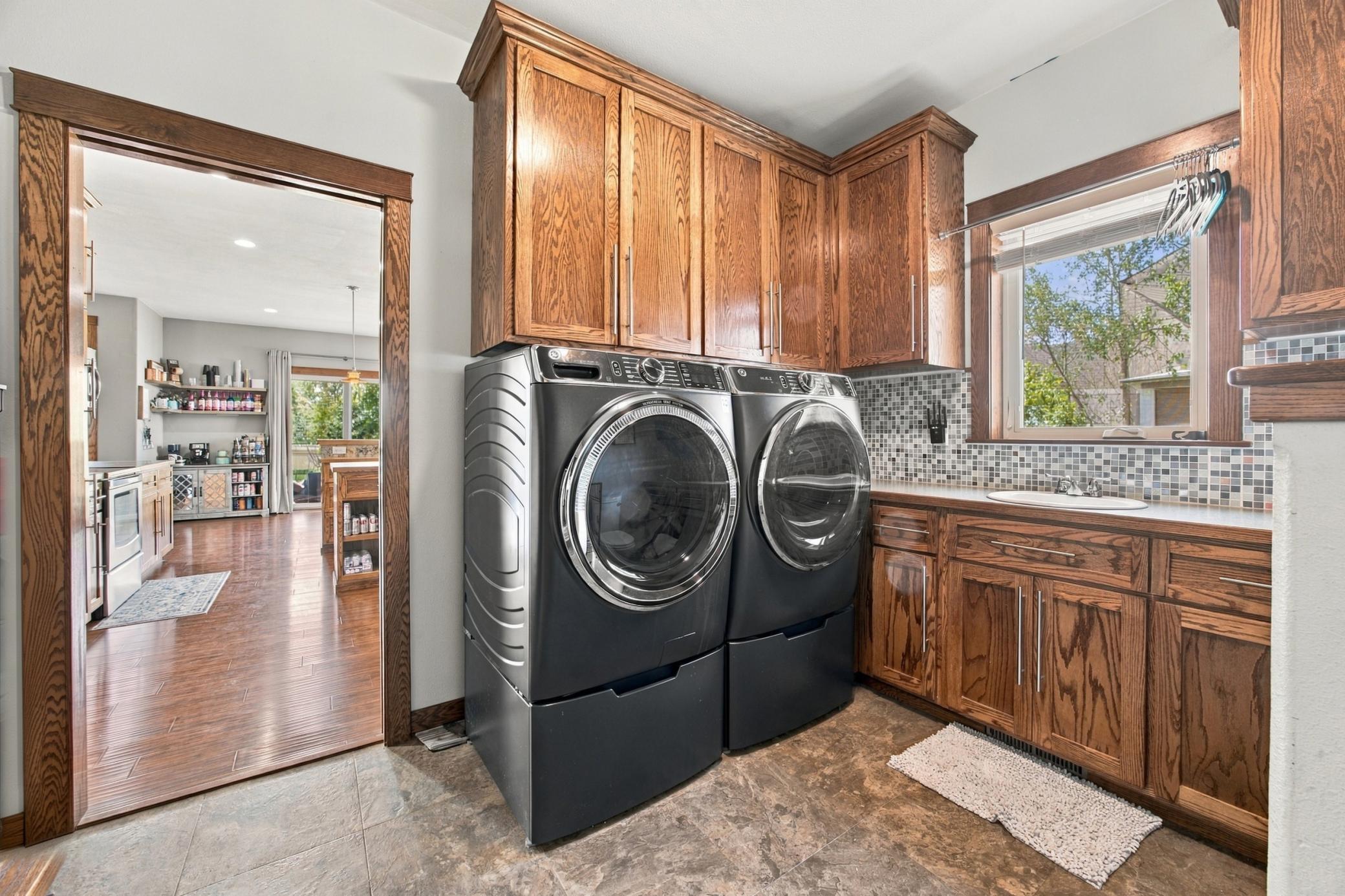 1381 Morningside Drive Property Photo 37